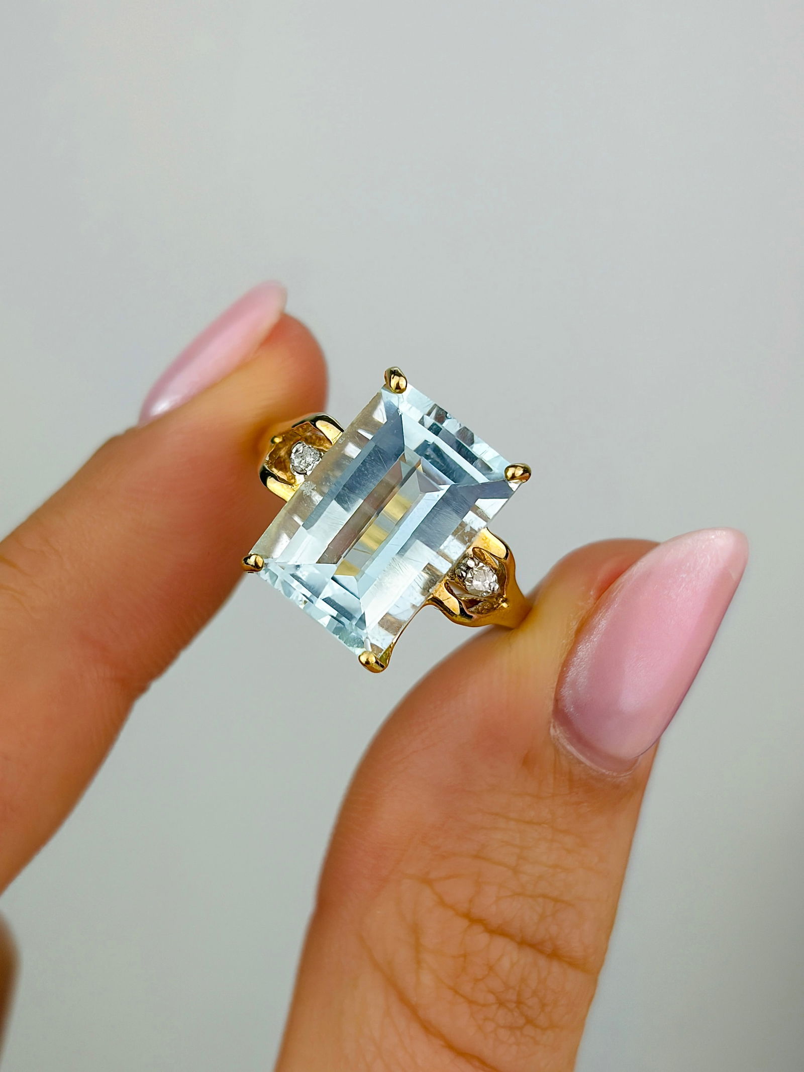 Aquamarine and Diamond 14 Carat Gold Three Stone Ring - 5