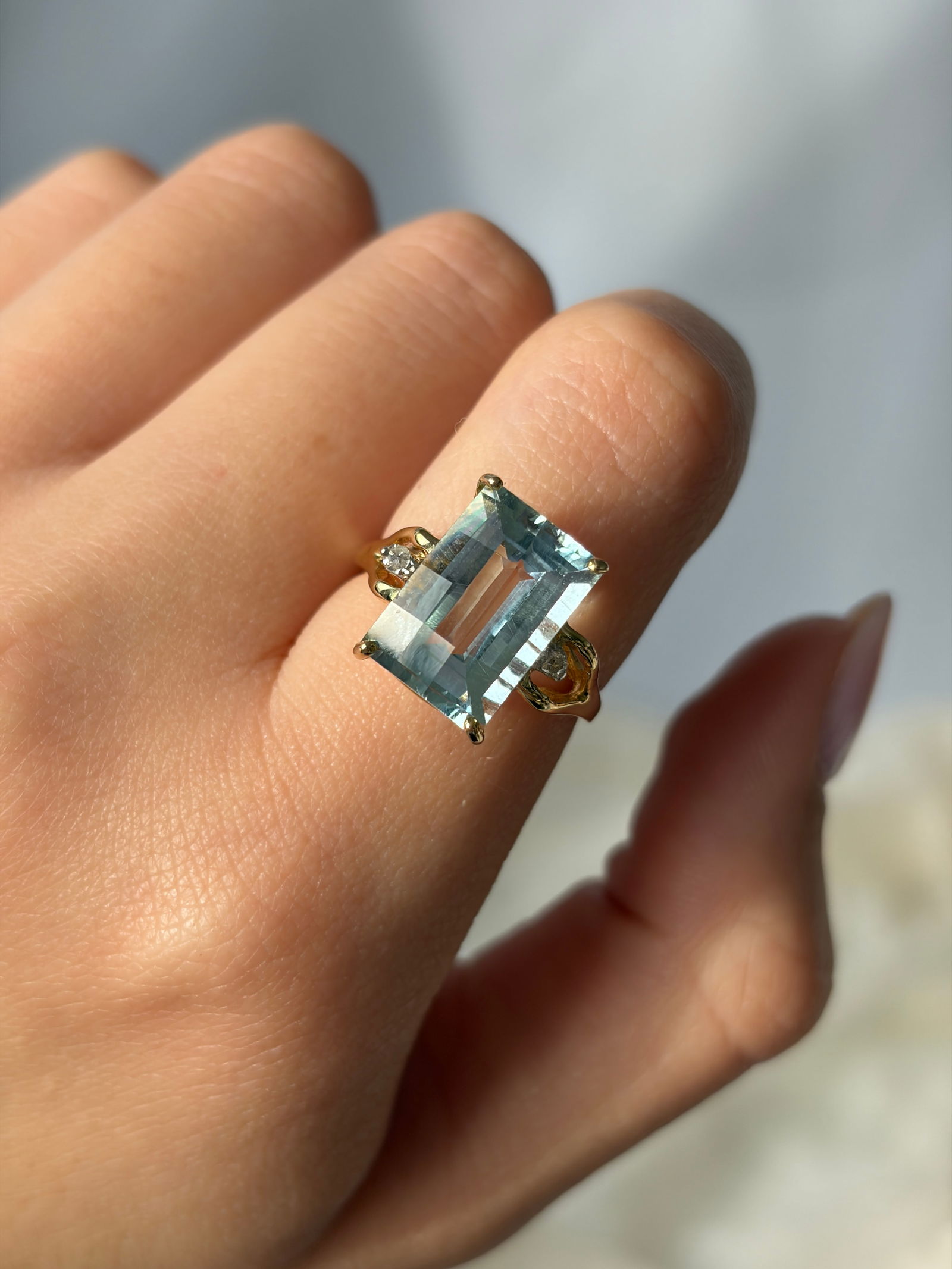 Aquamarine and Diamond 14 Carat Gold Three Stone Ring - 8