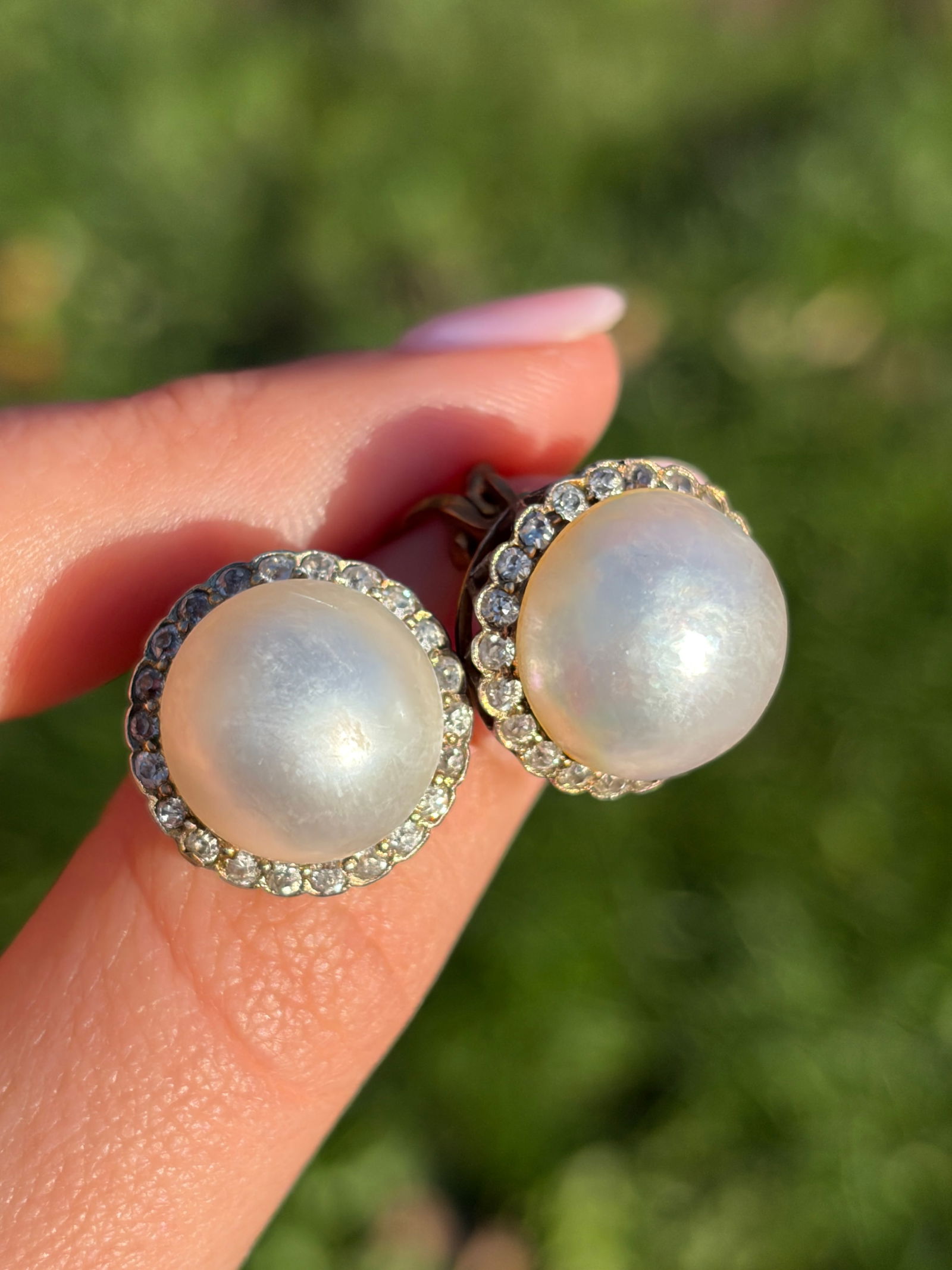 Extra large pearl and diamond earrings in gold - 6