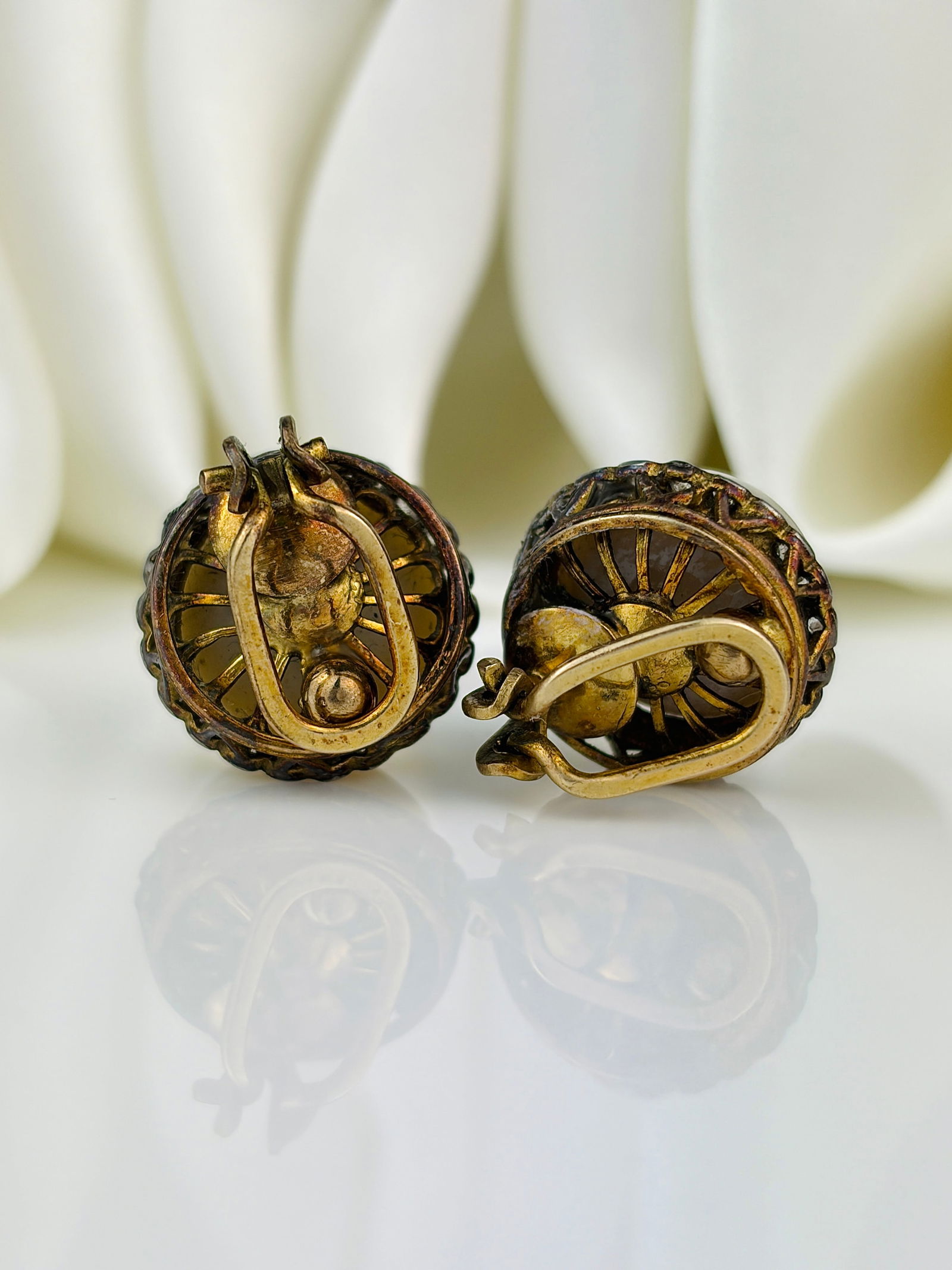 Extra large pearl and diamond earrings in gold - 7