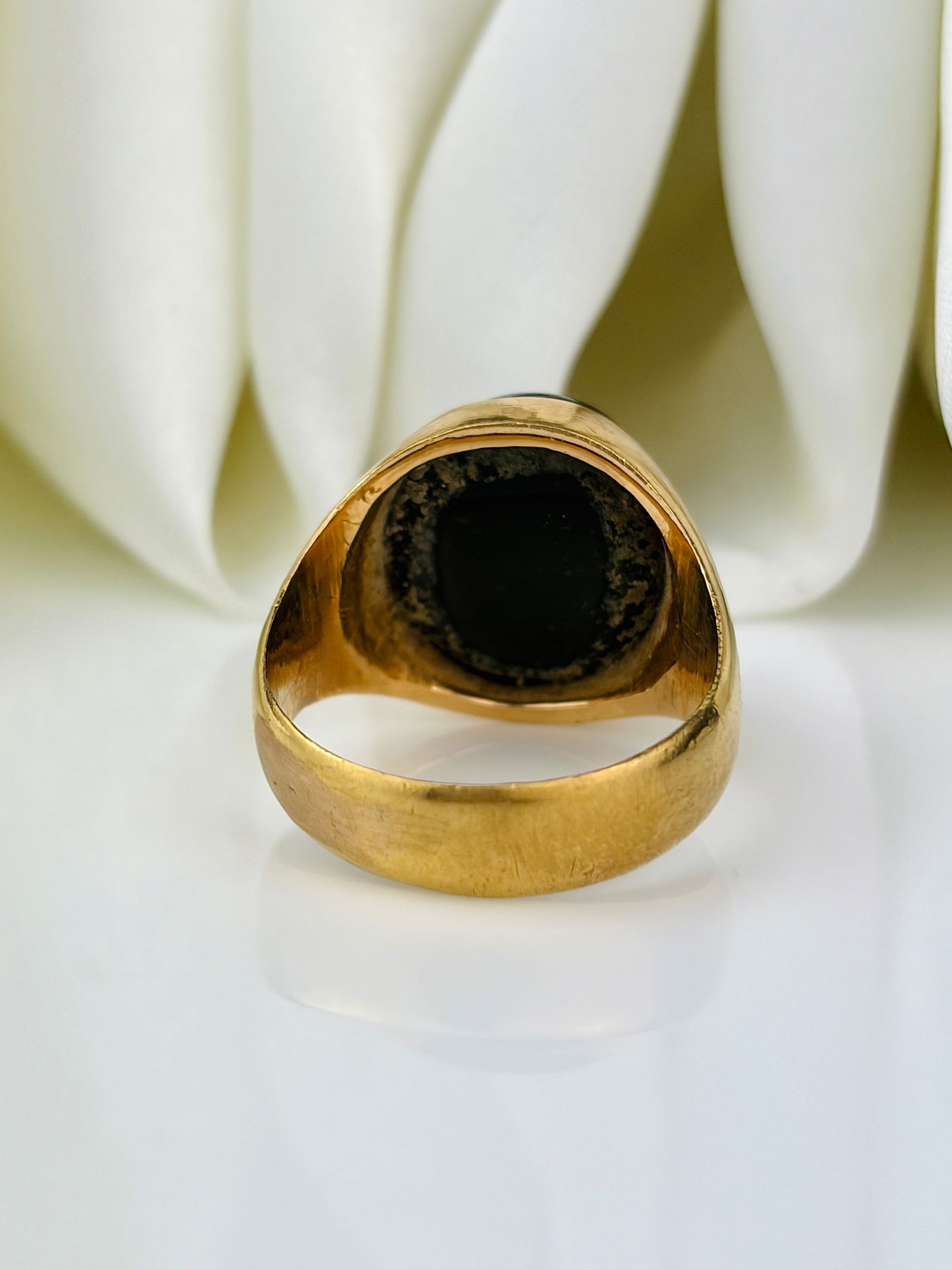 heavy 18ct yellow gold signet ring - 3