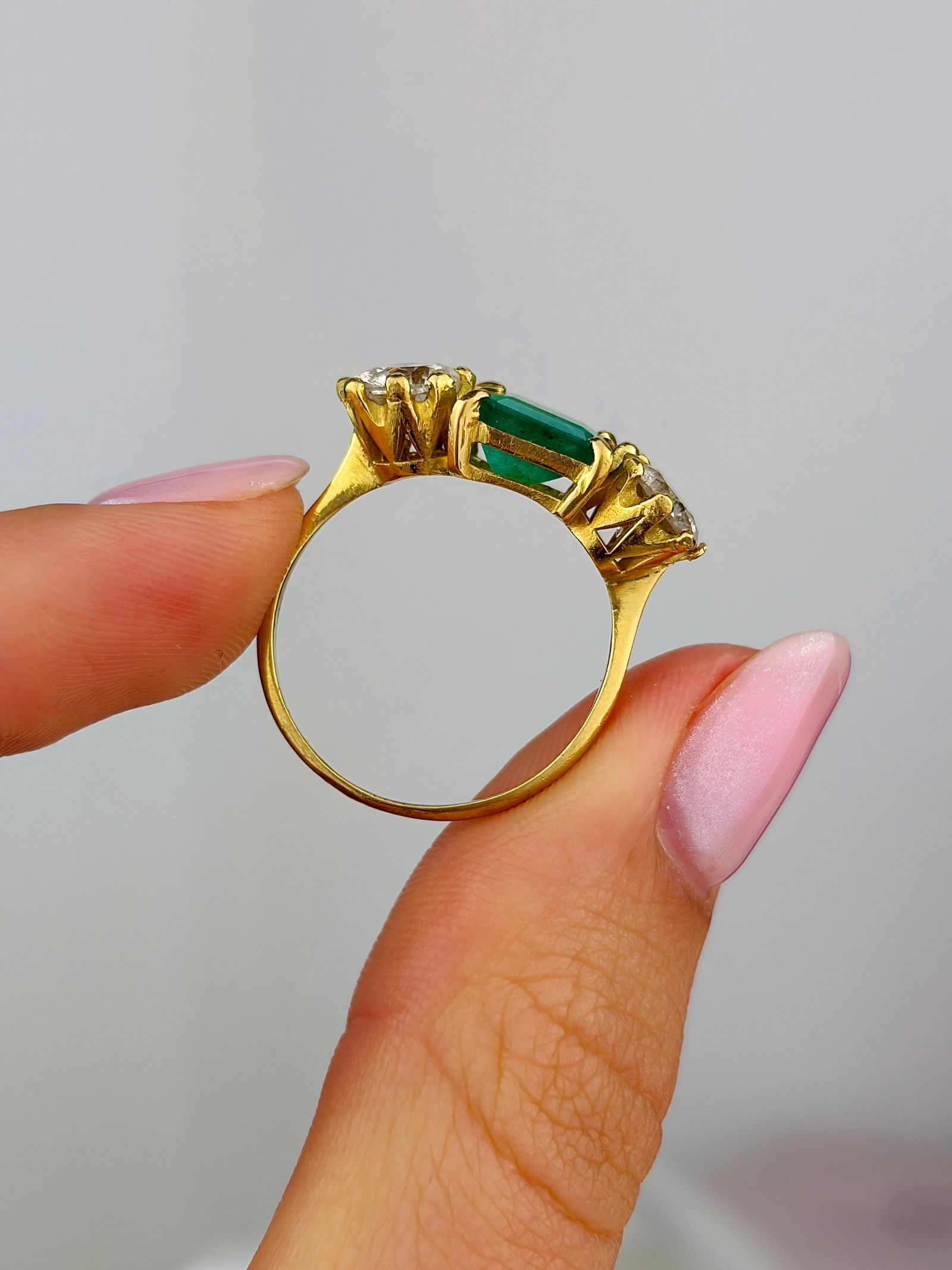 Art Deco Emerald and 2 carat Diamond 18 Carat Gold Three-Stone Ring - 6