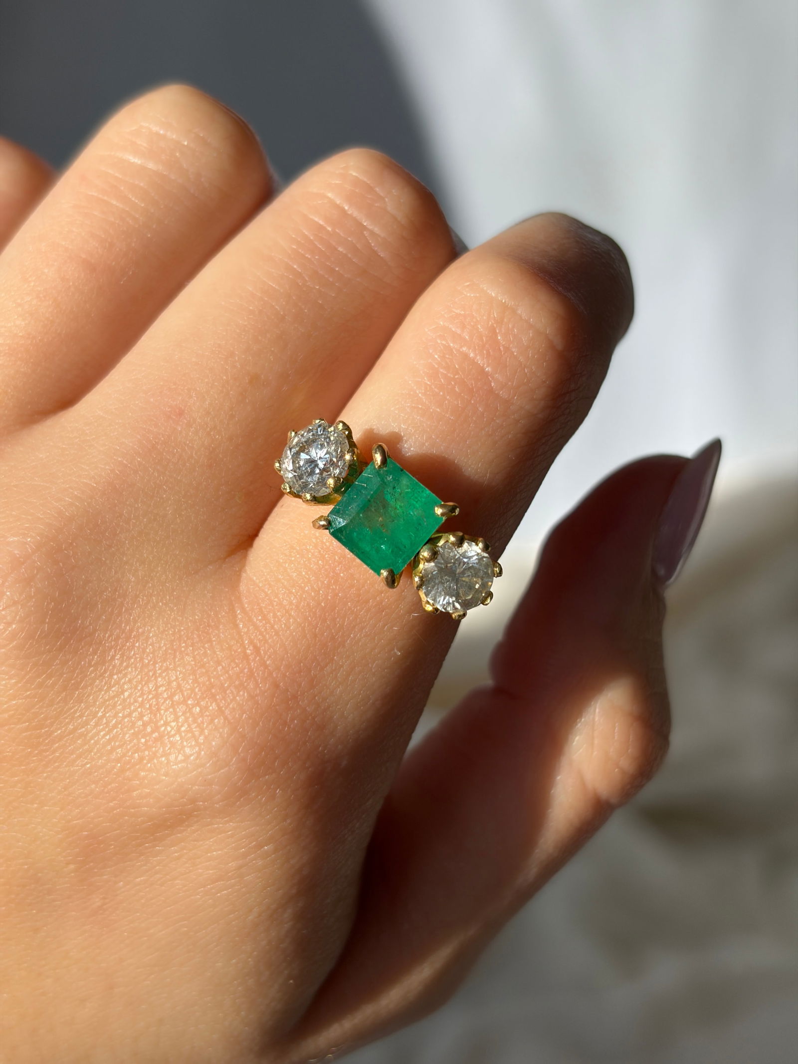 Art Deco Emerald and 2 carat Diamond 18 Carat Gold Three-Stone Ring - 9