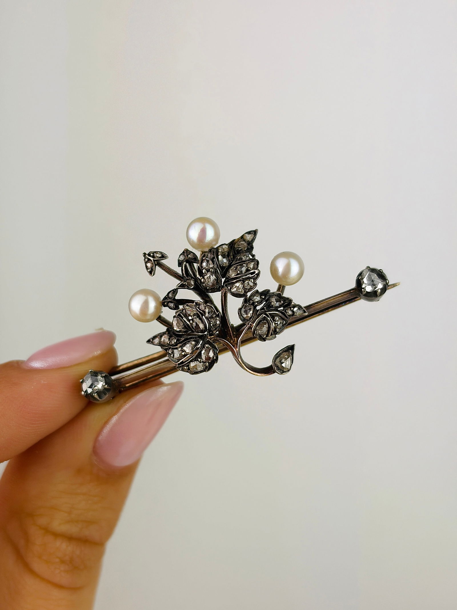 Art Deco Rose Cut Diamonds Diamond and Pearl 18ct Gold Brooch - 2