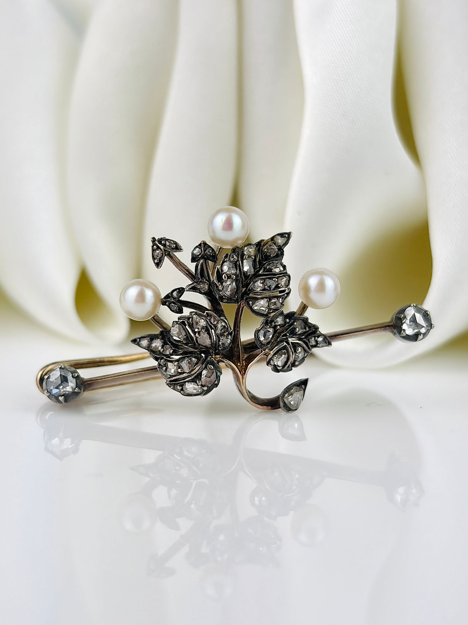 Art Deco Rose Cut Diamonds Diamond and Pearl 18ct Gold Brooch - 5