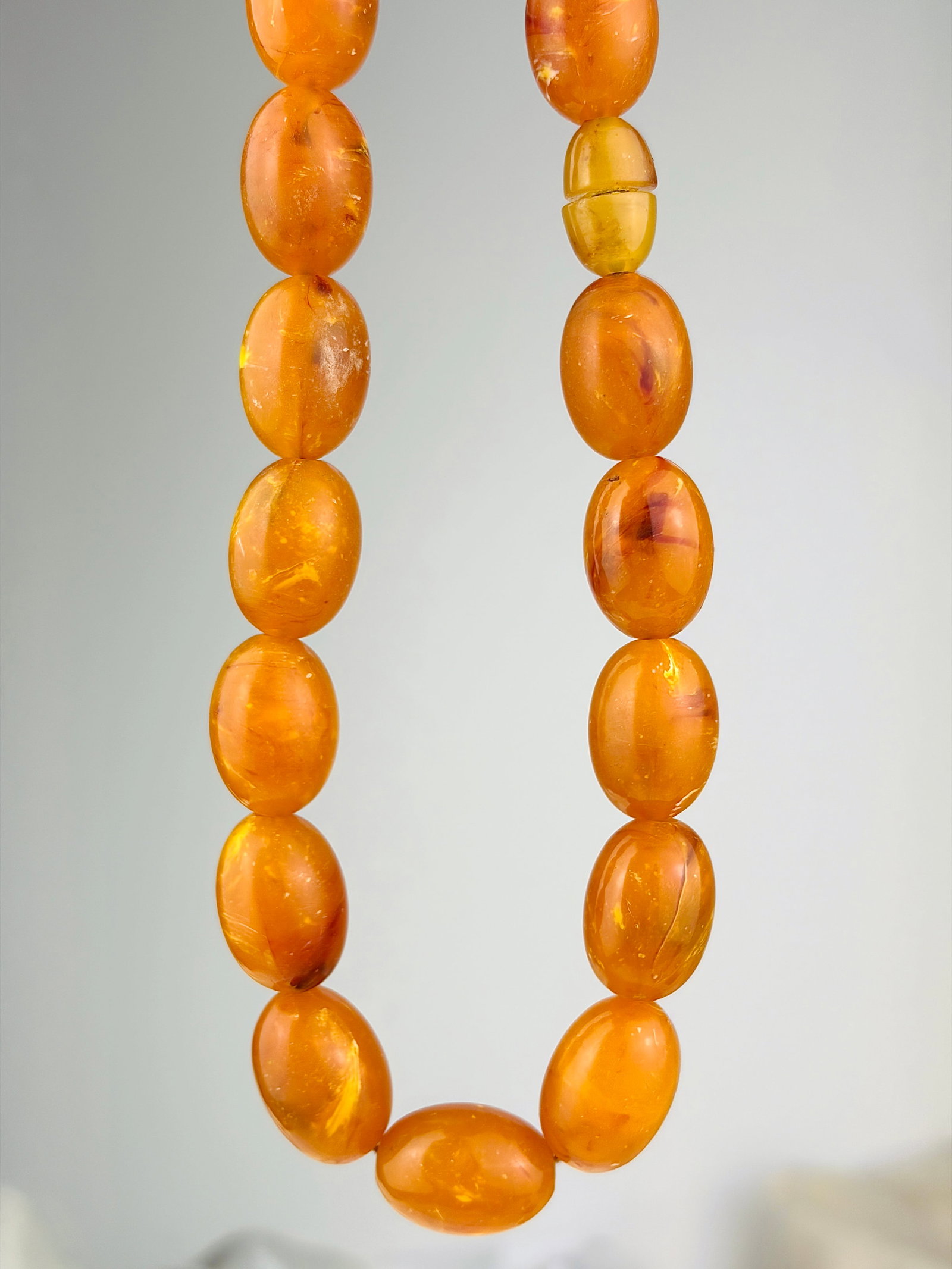 incredible amber / bakelite beaded necklace (1 of 5)
