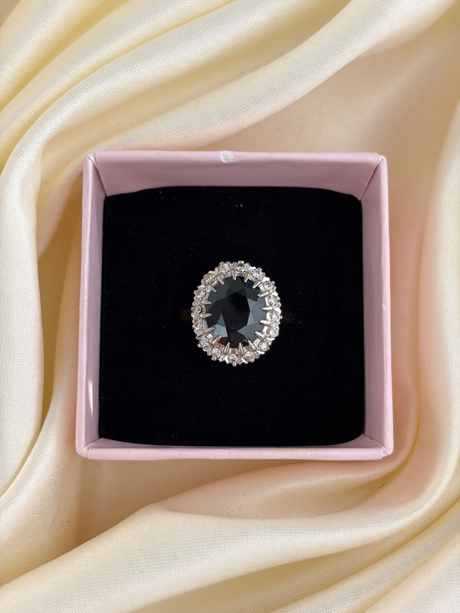 Vintage 18ct yellow gold green tourmaline and diamond cluster ring - 8