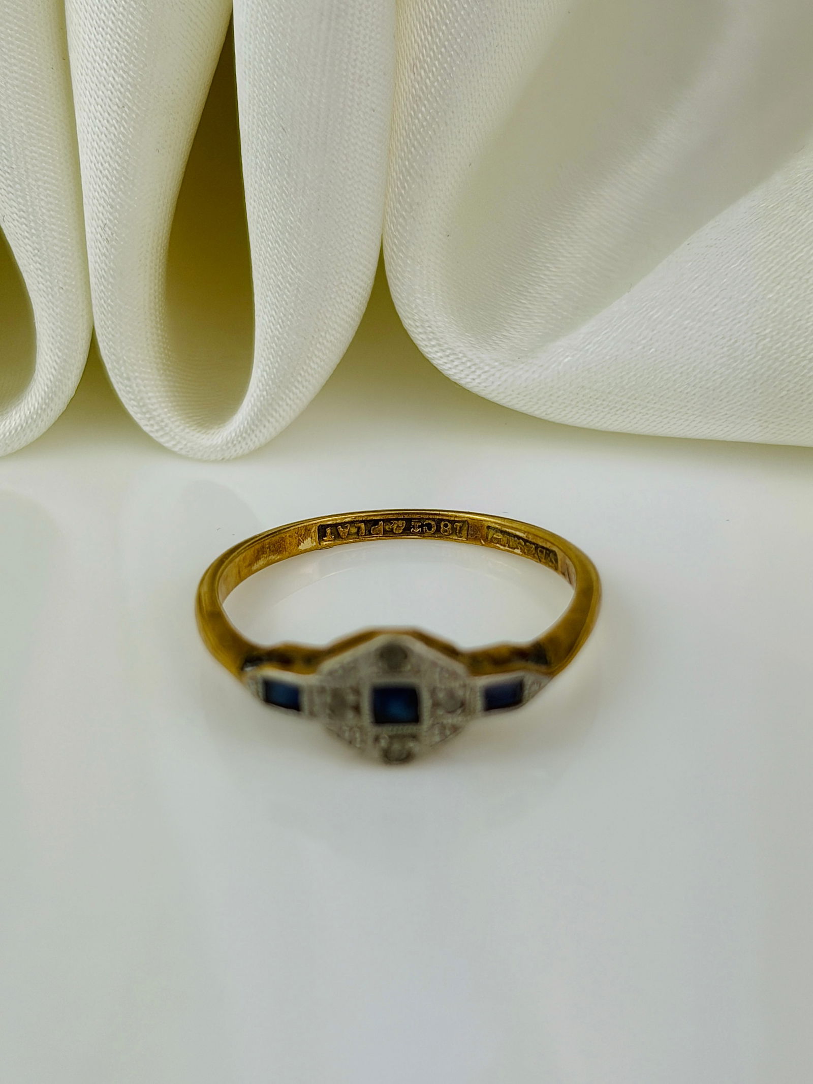 antique 18ct yellow gold and platinum sapphire and diamond art deco ring - 4