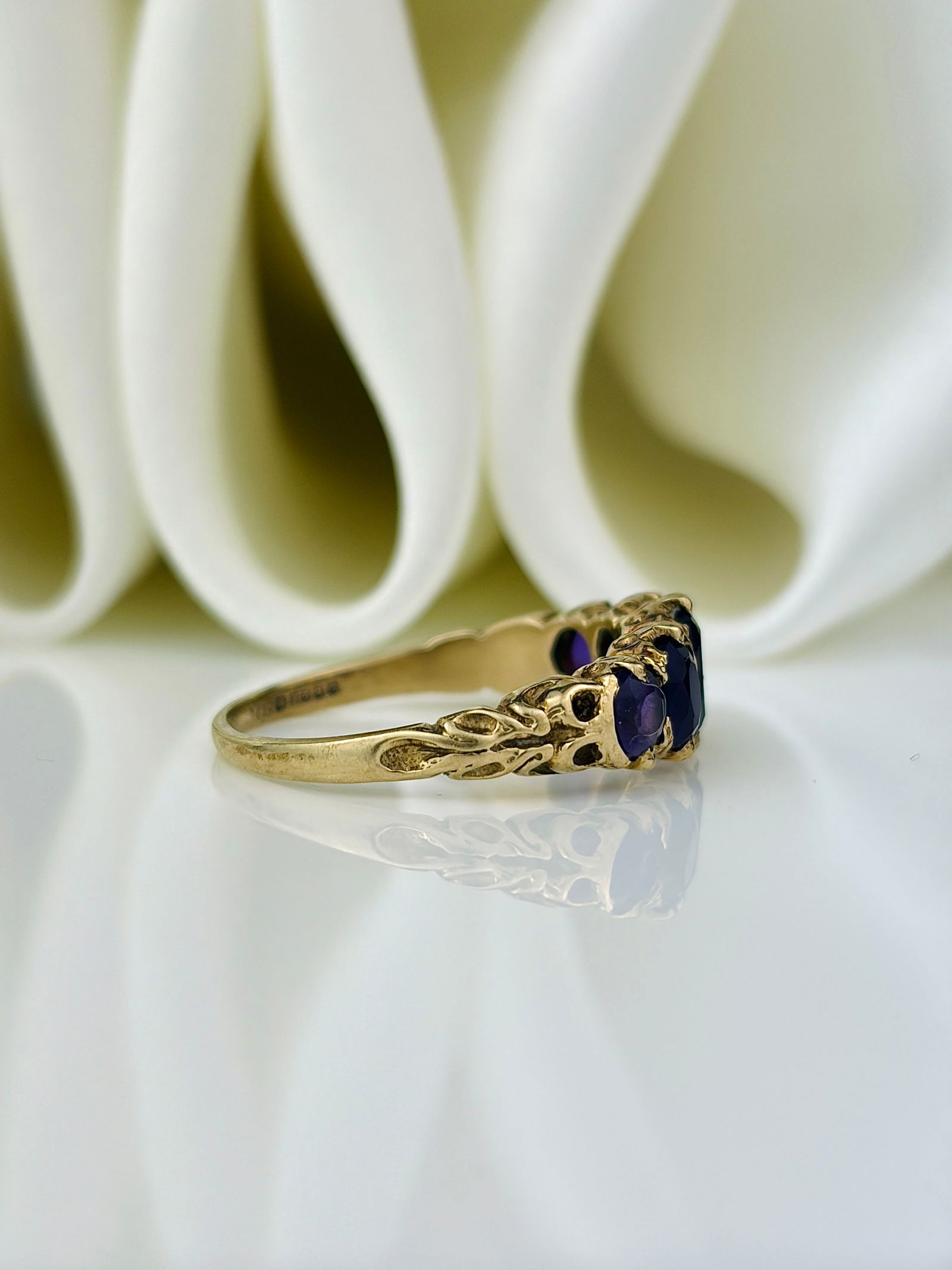 Vintage 9ct yellow gold amethyst 5 stone ring - 2