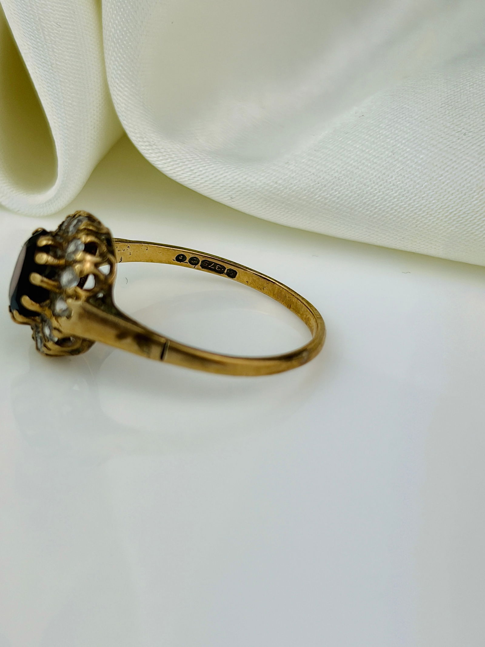 vintage 9ct gold stone set cluster ring - 3
