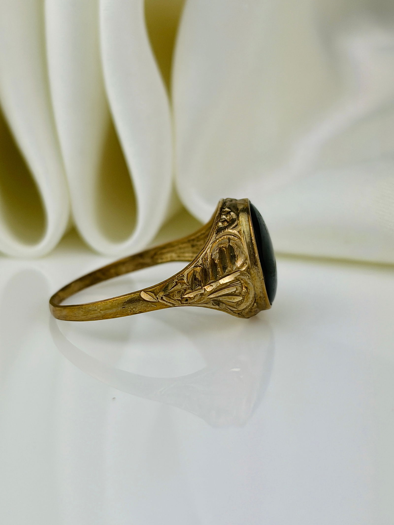 vintage 9ct gold onyx signet ring - 2