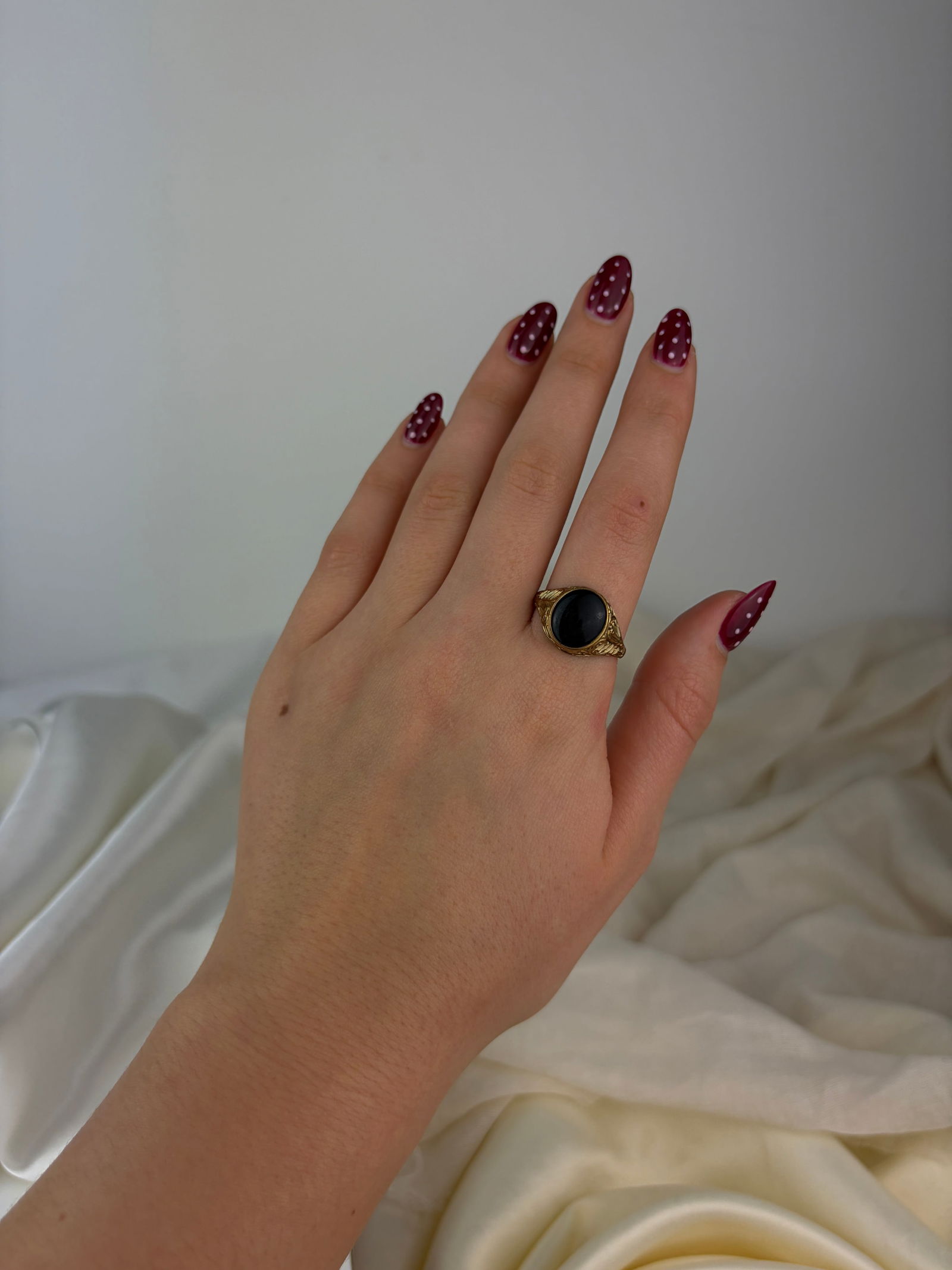 vintage 9ct gold onyx signet ring - 7