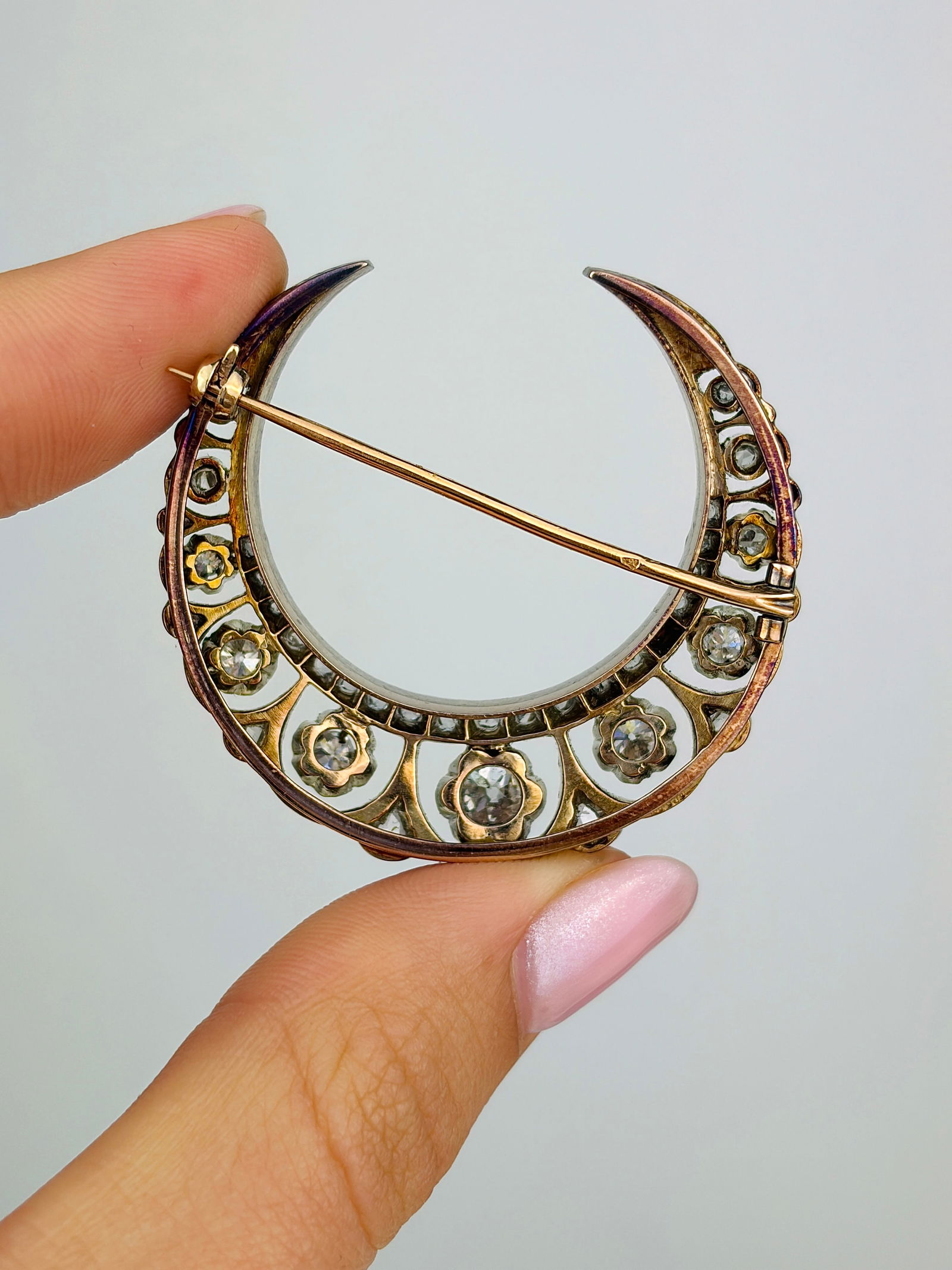 Large Art Deco Diamond 18 Carat Gold Crescent Brooch - 4