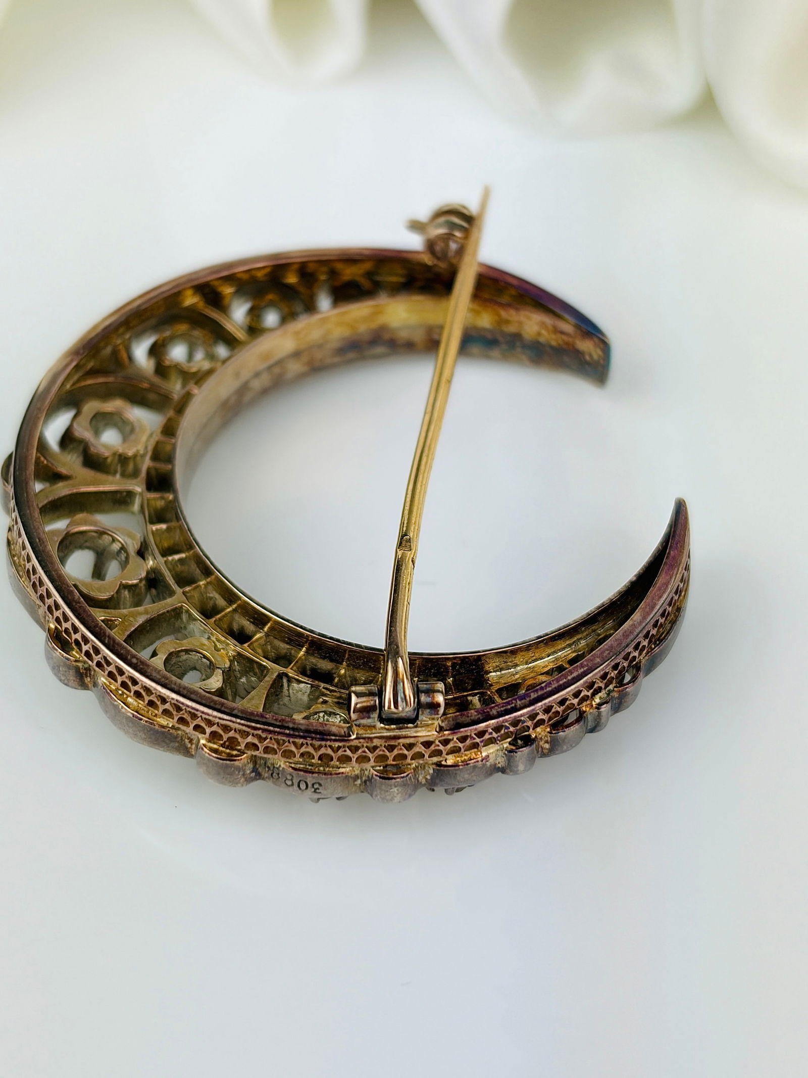Large Art Deco Diamond 18 Carat Gold Crescent Brooch - 6