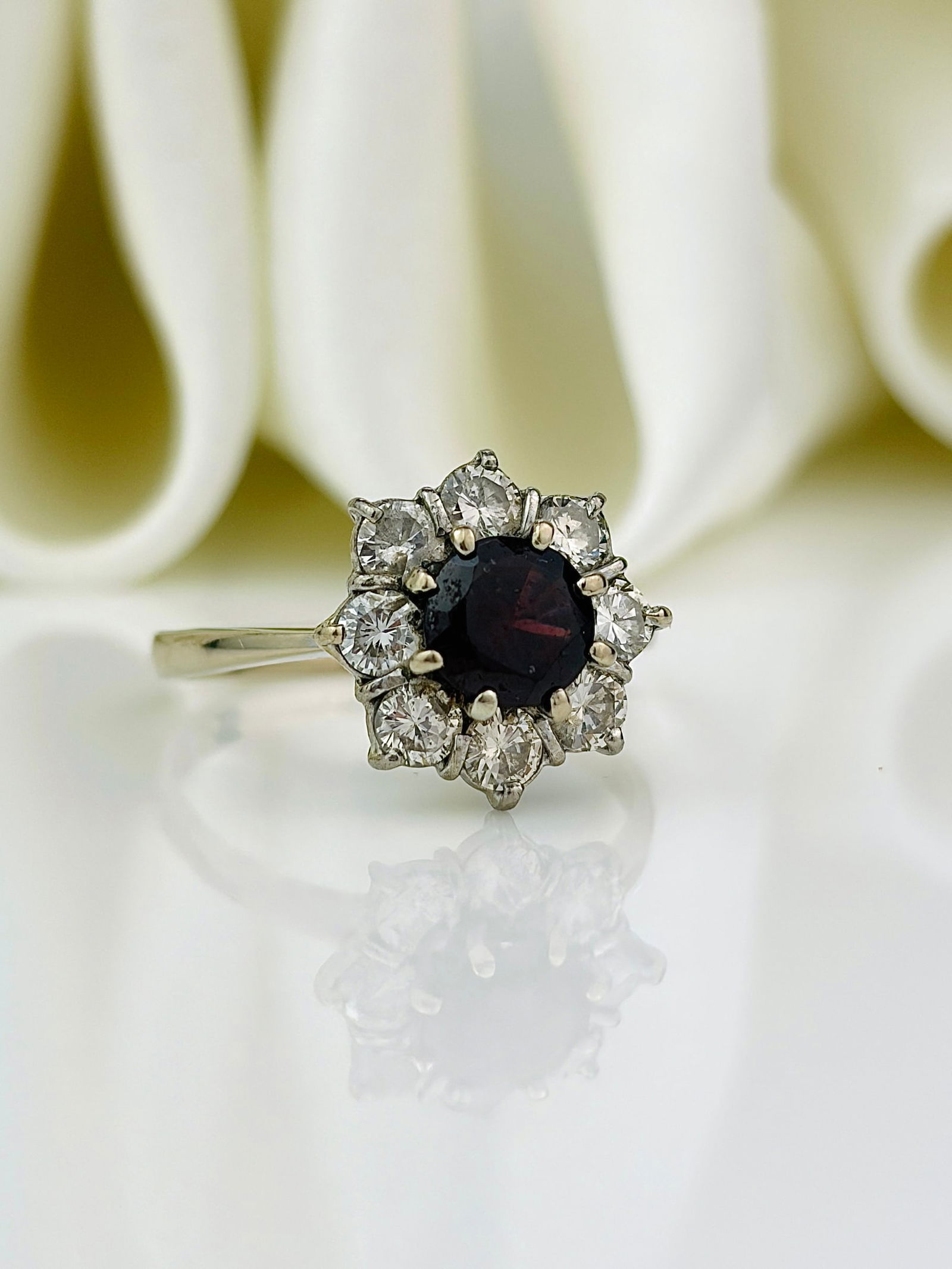 Chunky 18ct White Gold Diamond and Tourmaline Flower Ring - 3