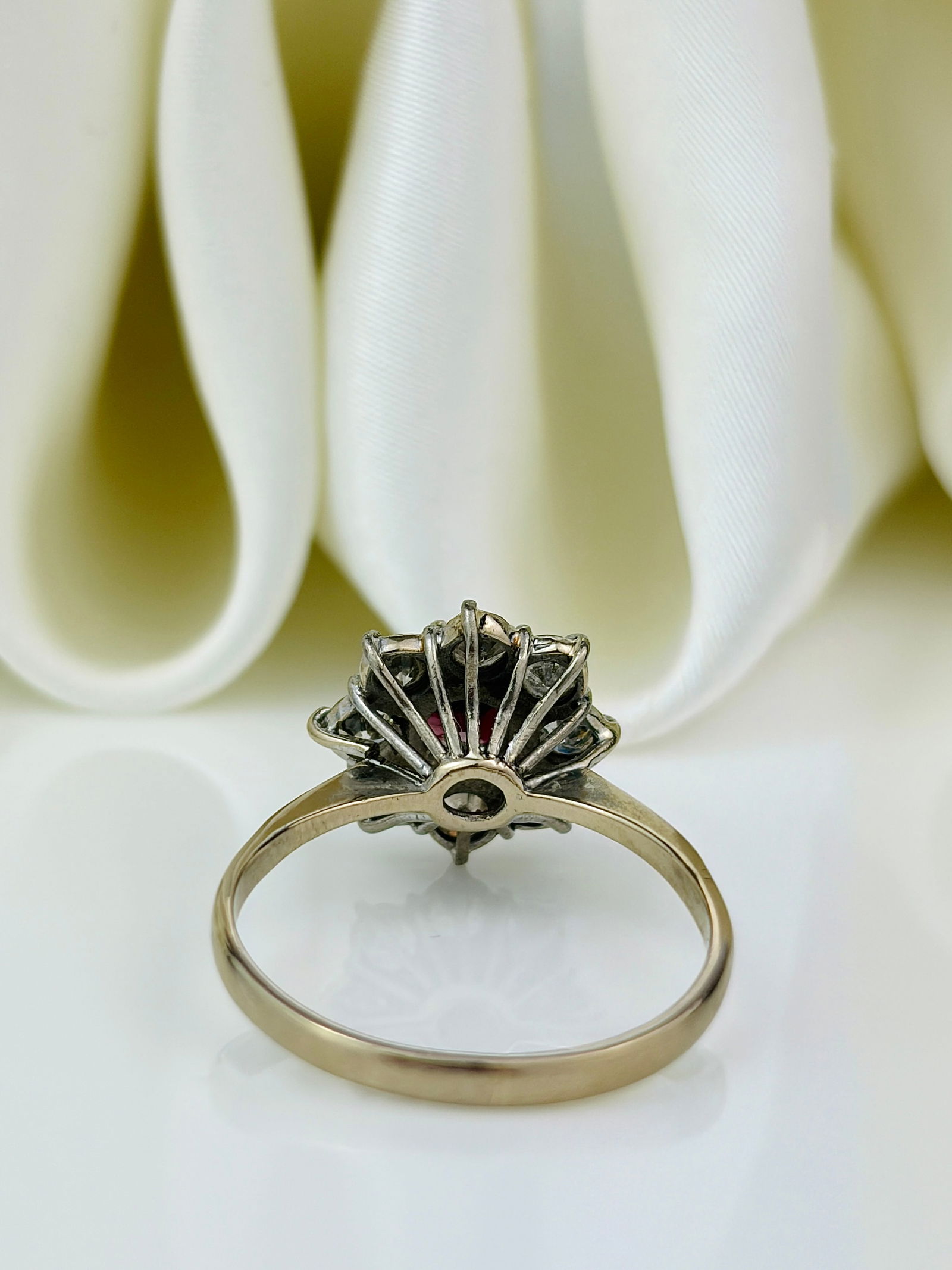 Chunky 18ct White Gold Diamond and Tourmaline Flower Ring - 5