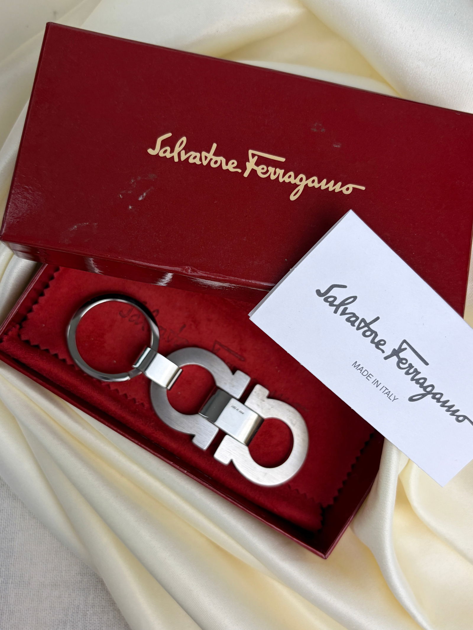 boxed salvatore Ferragamo keyring - 2