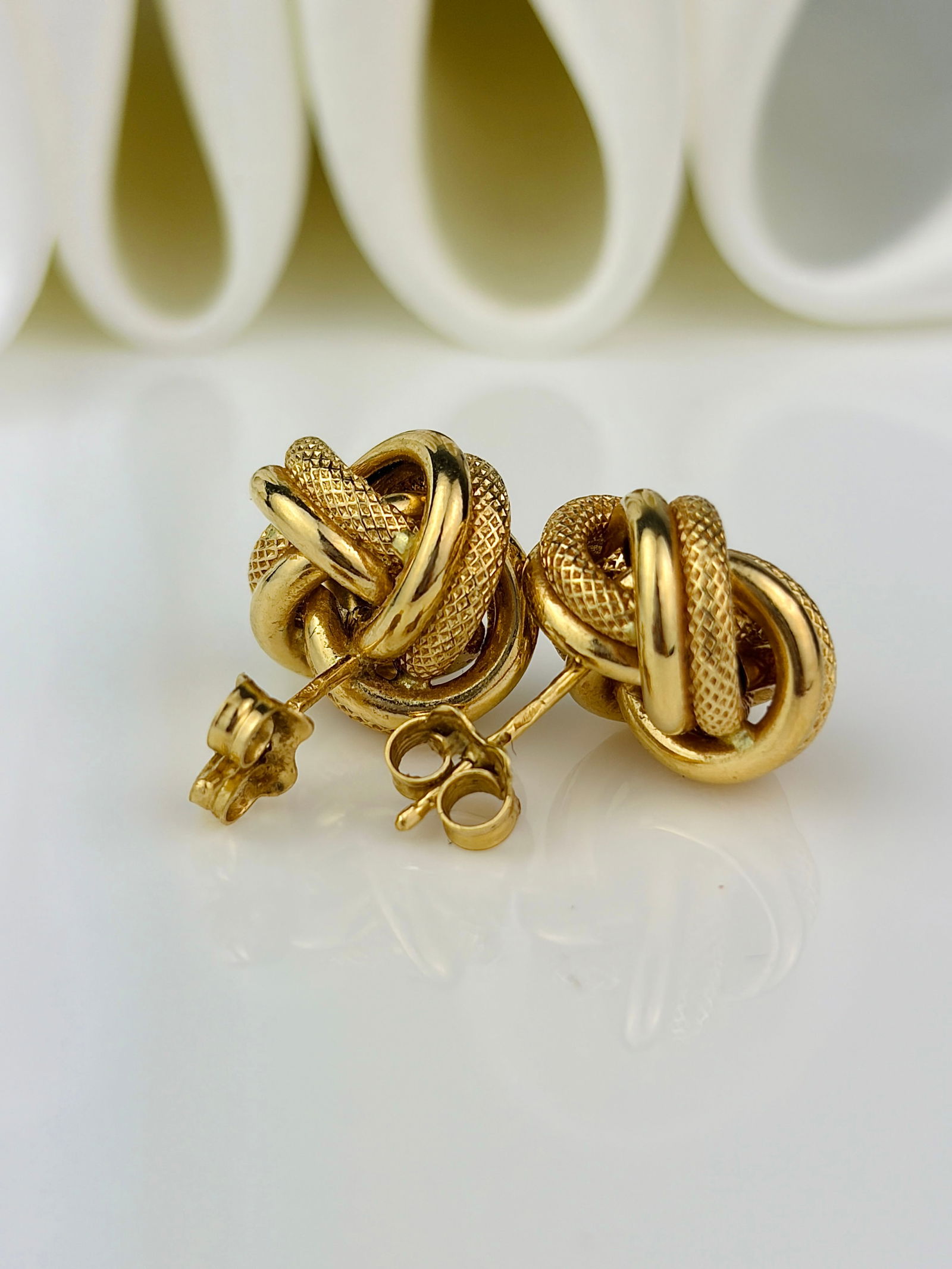 vintage 18ct yellow gold high quality textured knot earrings large size - 3