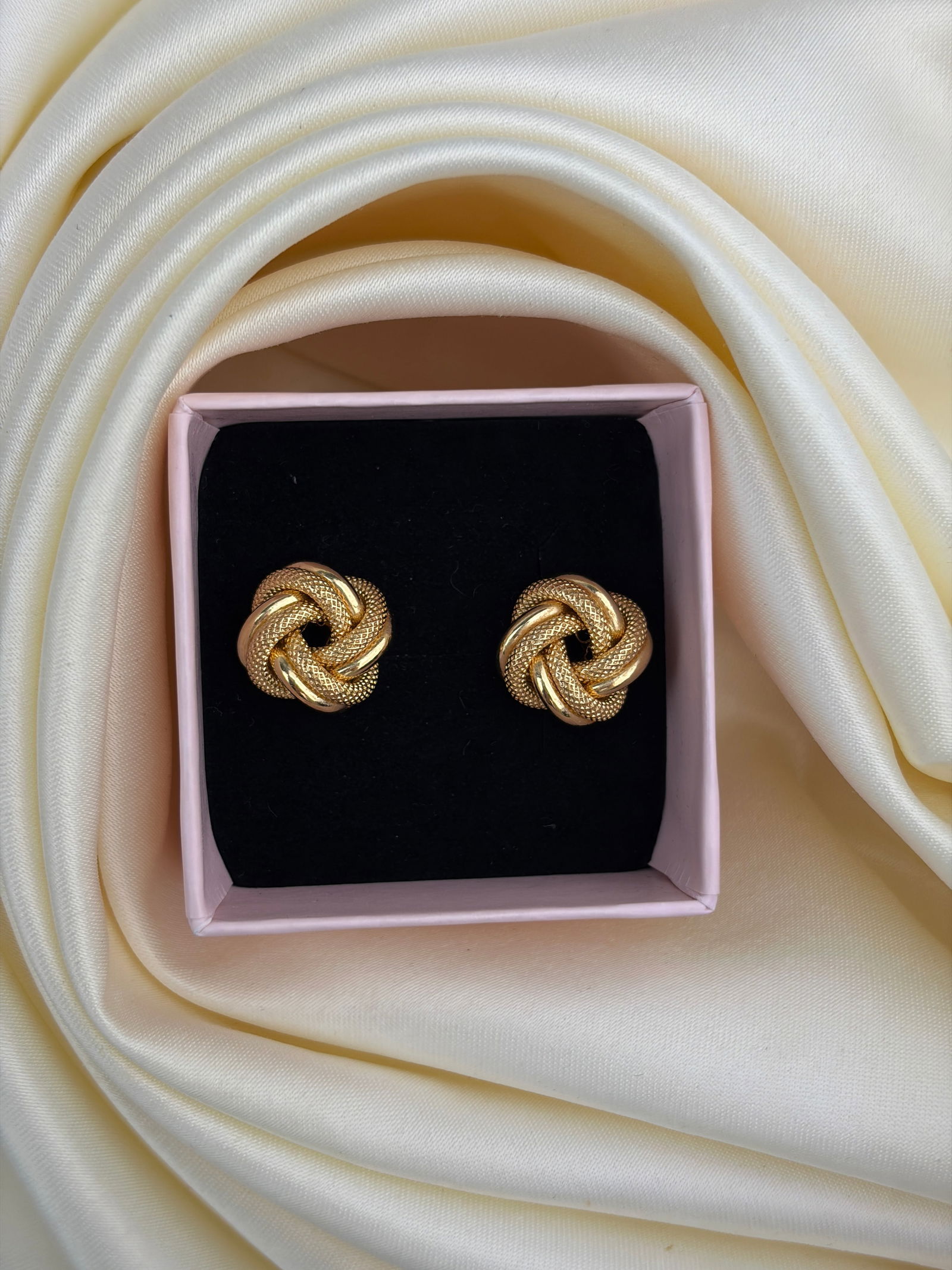 vintage 18ct yellow gold high quality textured knot earrings large size - 5