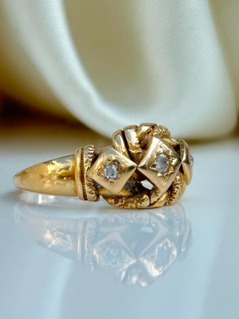 18ct Yellow Gold Diamond 3 Stone Chunky Twist Ring - 2