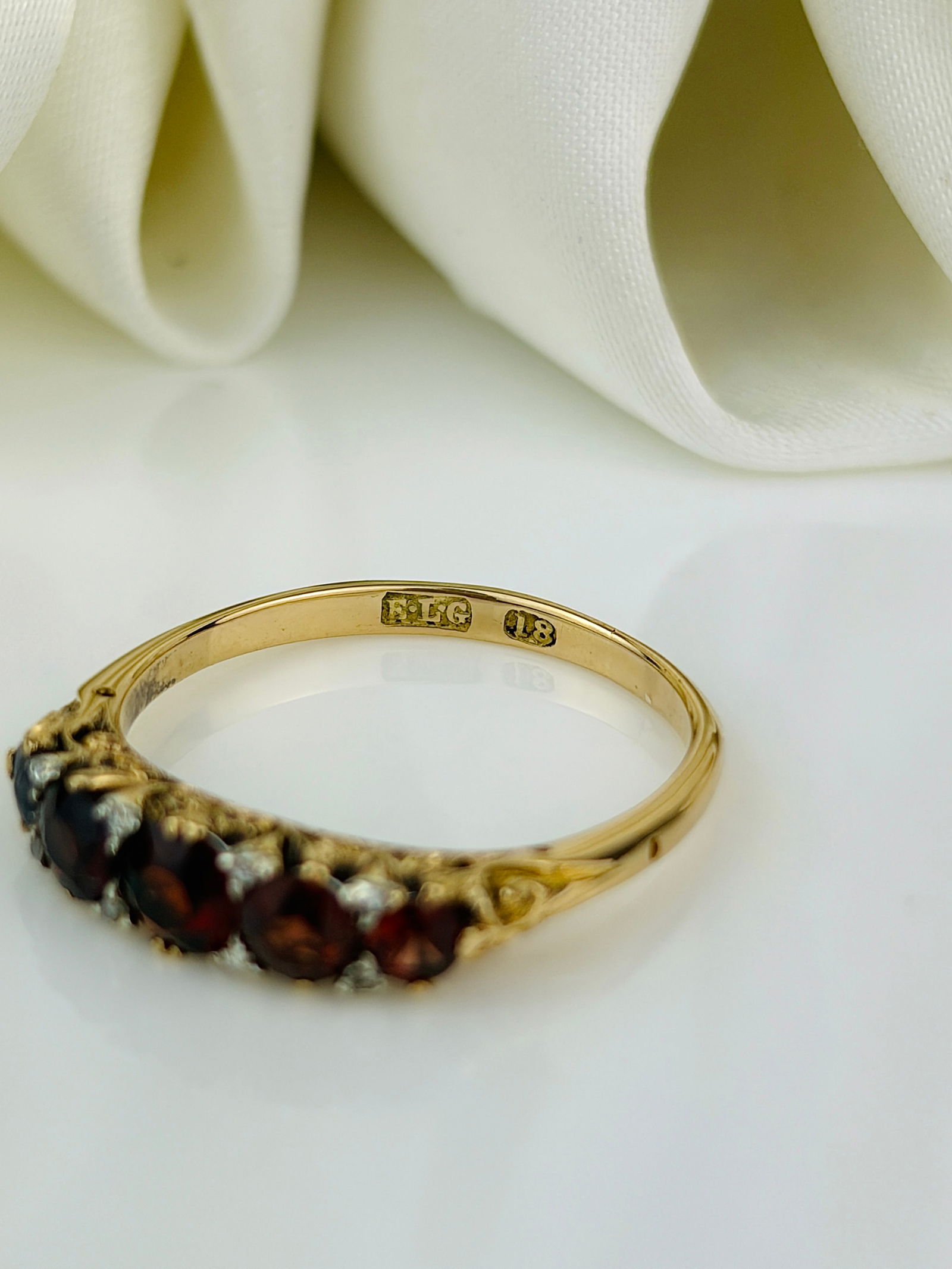 Antique 18ct Gold Tourmaline and Diamond 5 Stone Ring - 4