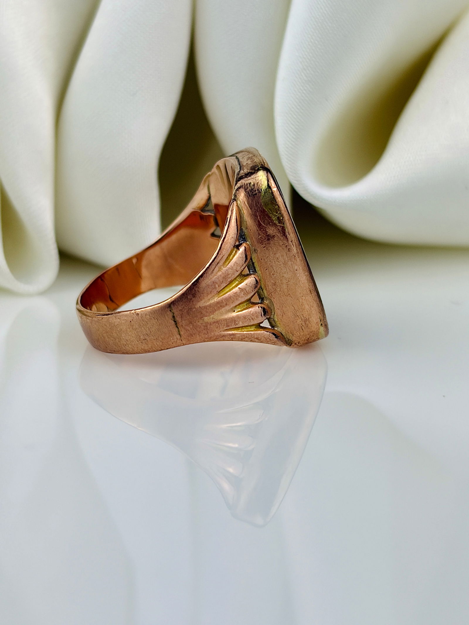 Antique Large 9ct gold roman intaglio ring - 2