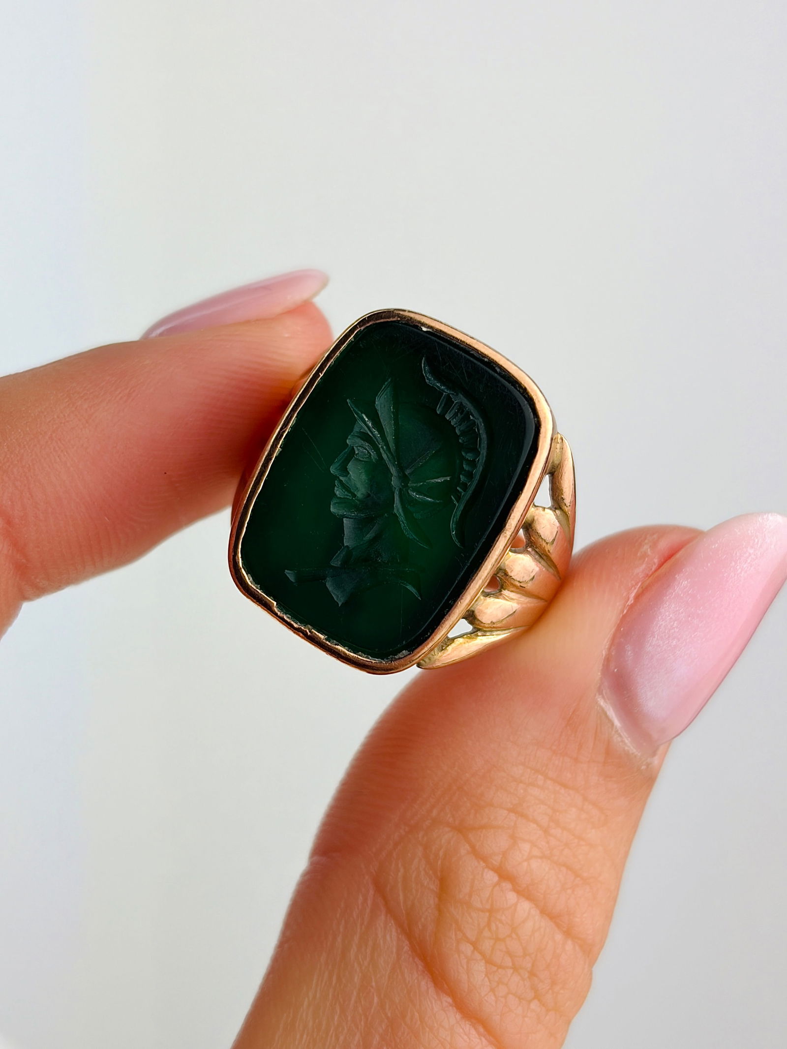 Antique Large 9ct gold roman intaglio ring - 5