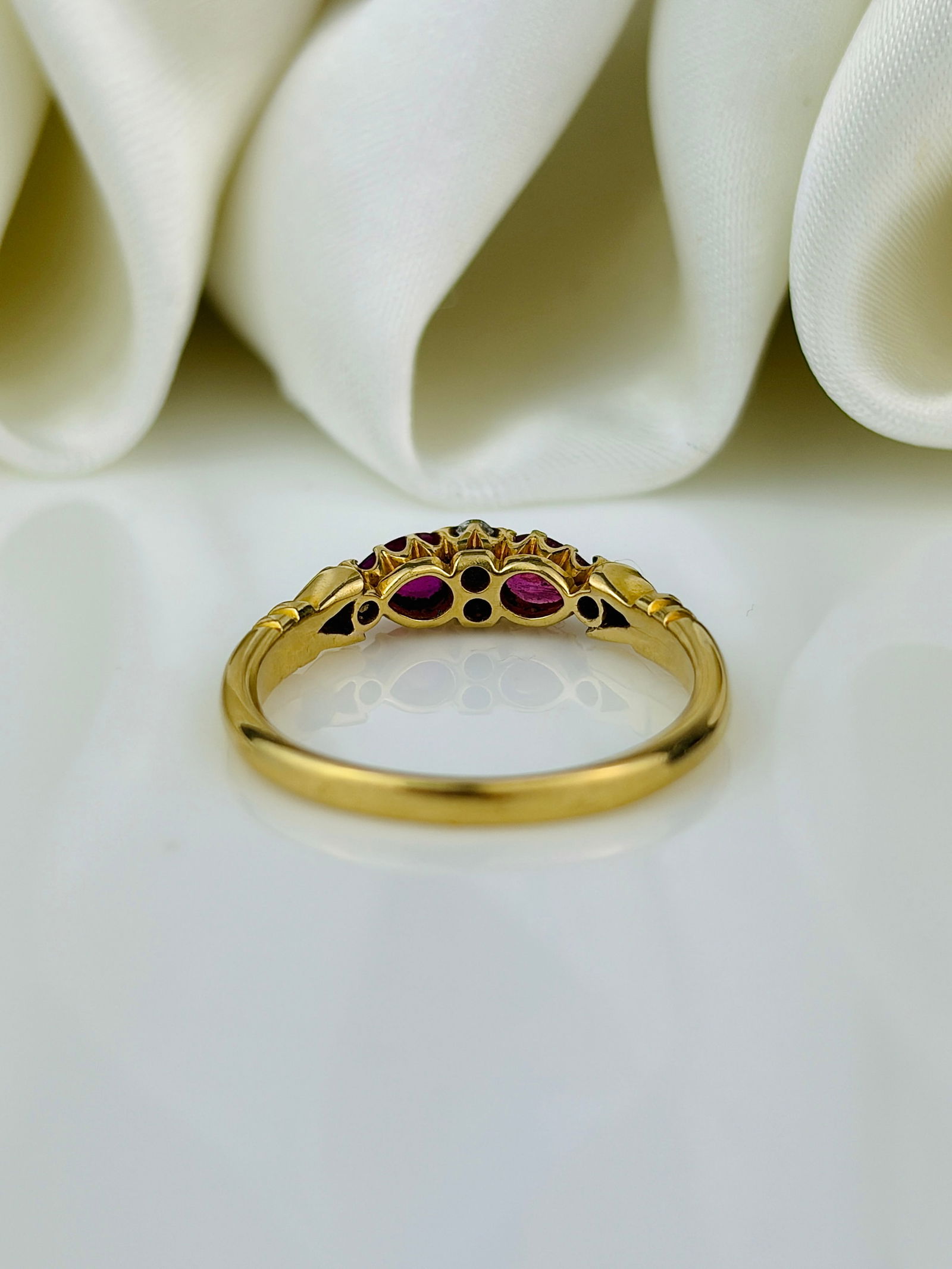 Sweet Antique 18ct Yellow Gold Ruby And Diamond Unusual Band Ring - 3