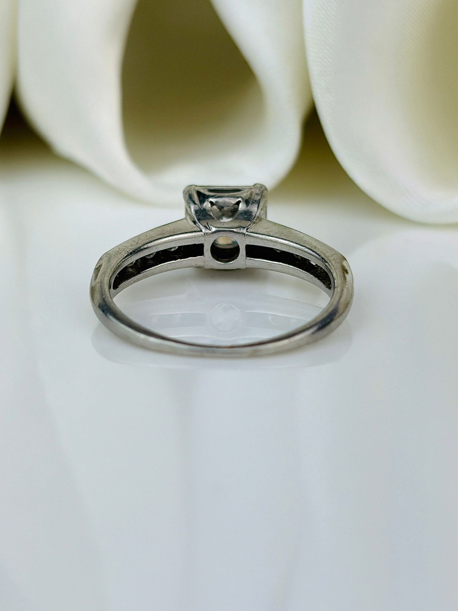 Antique Platinum Diamond Solitaire Engagement Style Ring - 3