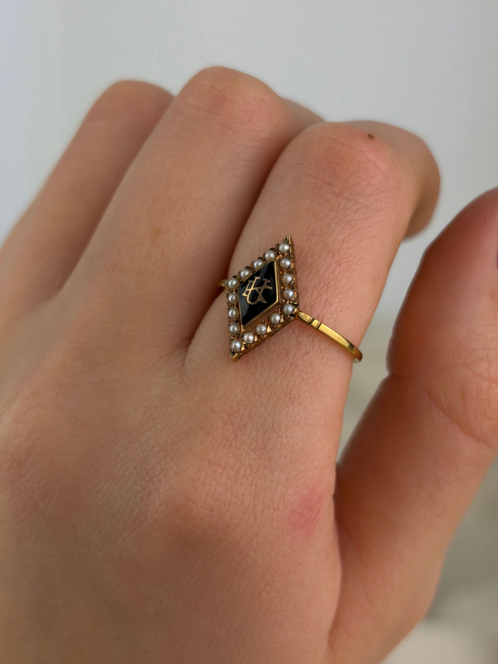 antique enamel and pearl navette ring In gold - 7