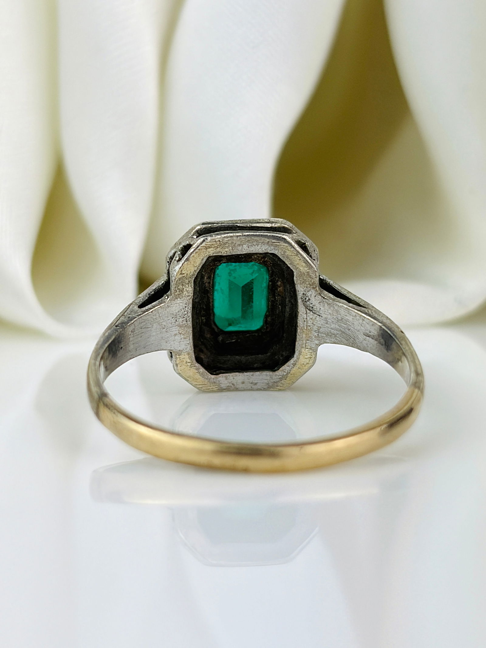 9ct Gold and Silver Set Ring - 3