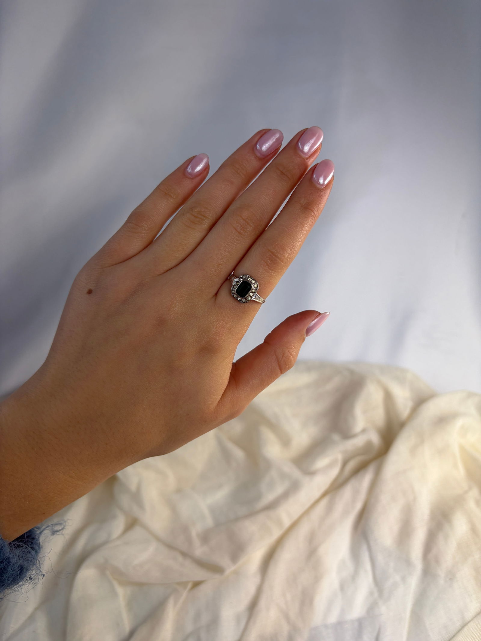 9ct Gold and Silver Set Ring - 9