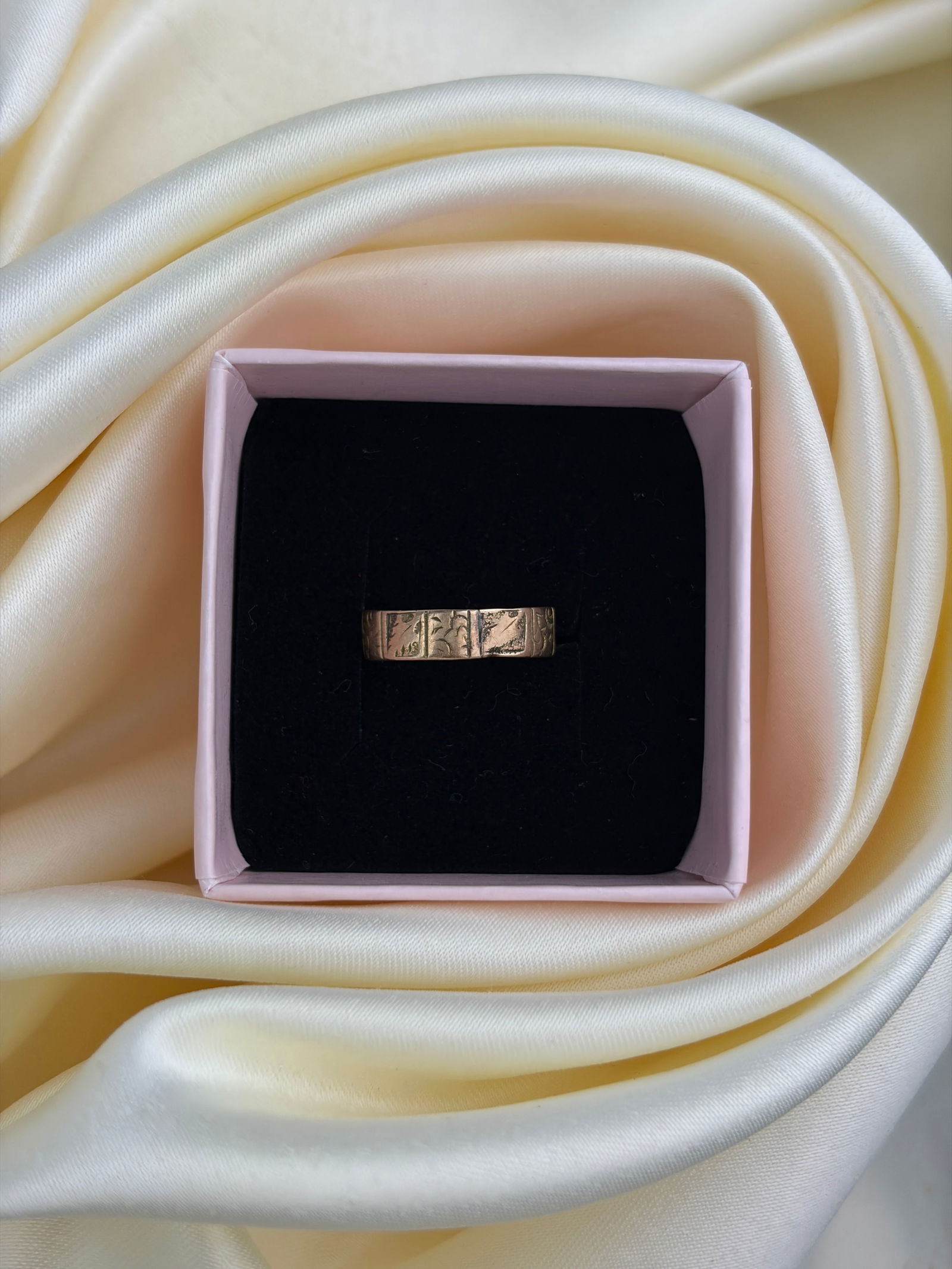 antique 12ct gold fancy wedding band ring - 8