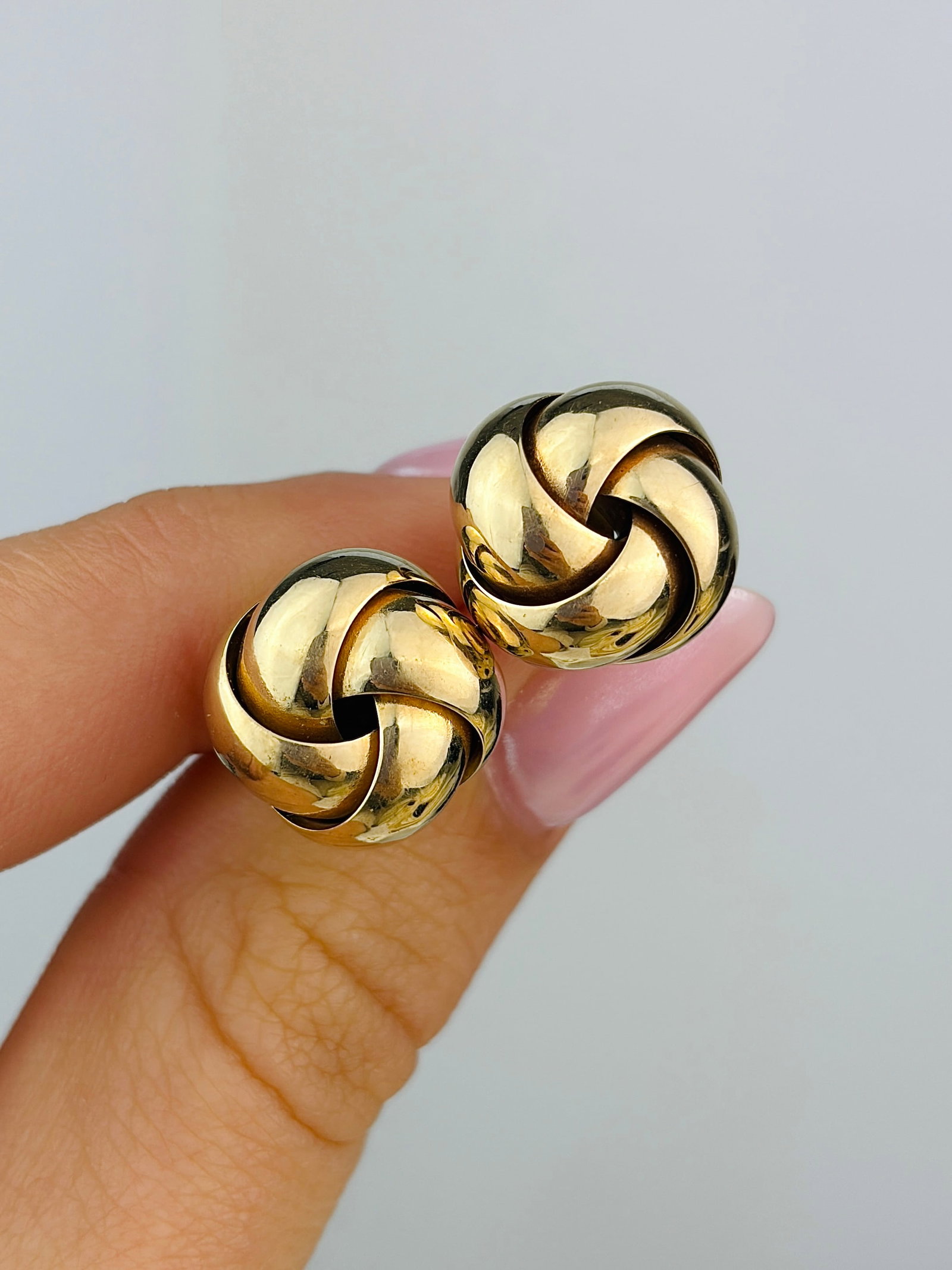 Large Vintage 9 Carat Yellow Gold Knot Studs (1 of 9)