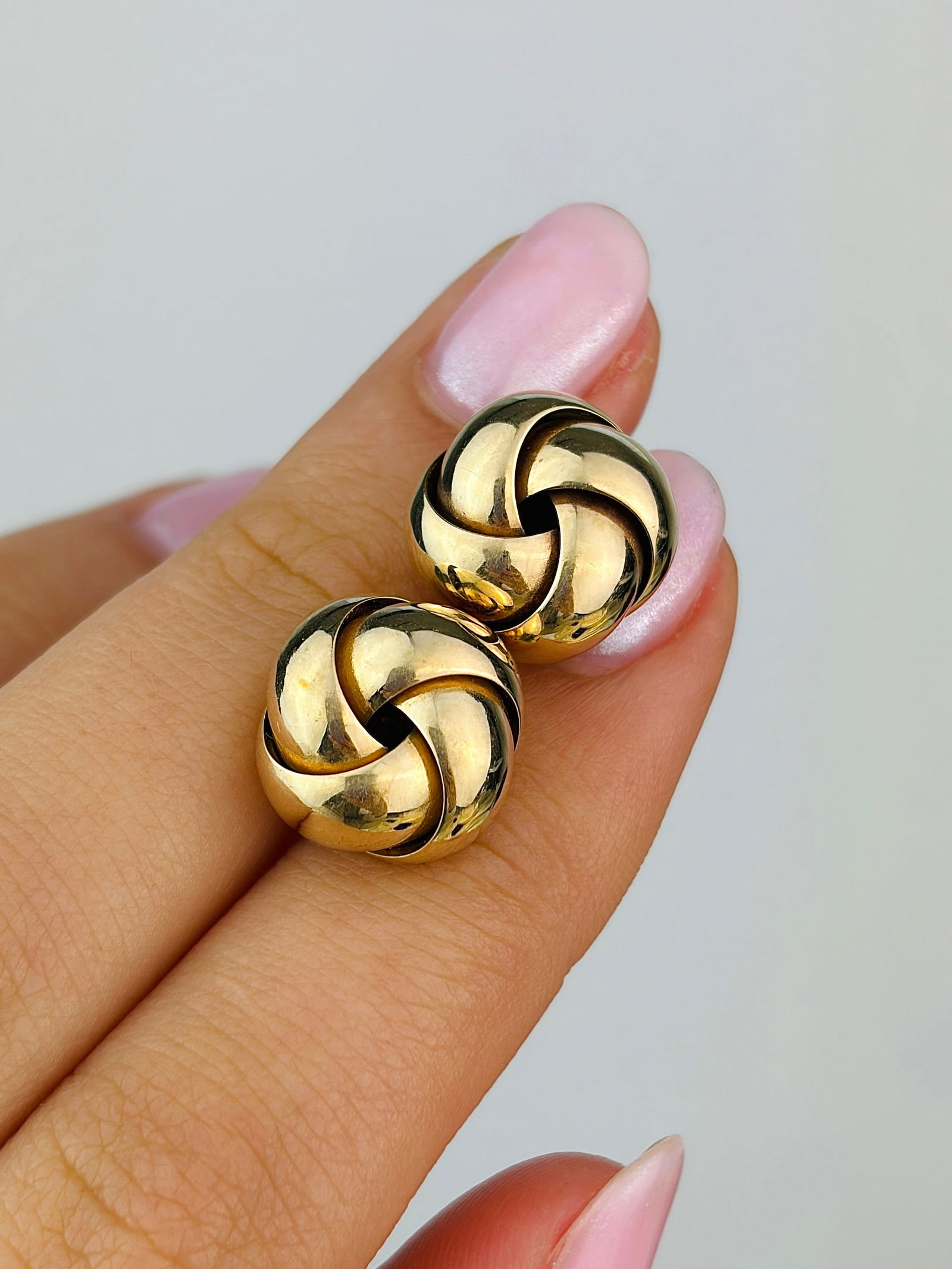 Large Vintage 9 Carat Yellow Gold Knot Studs - 5