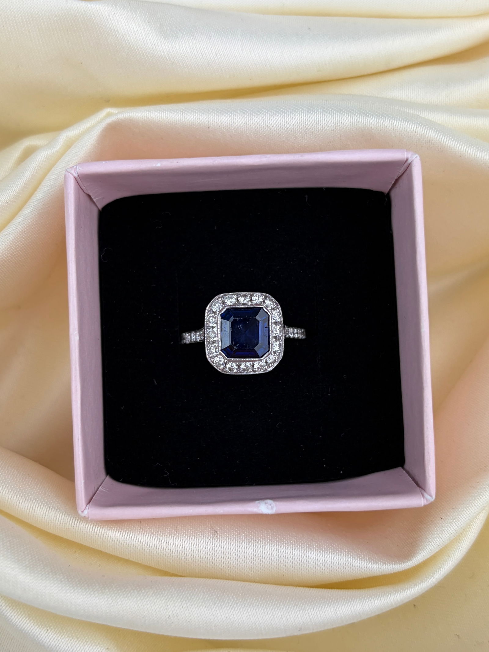 Vintage Sapphire and Diamond Encrusted 18ct White Gold Panel Ring - 7