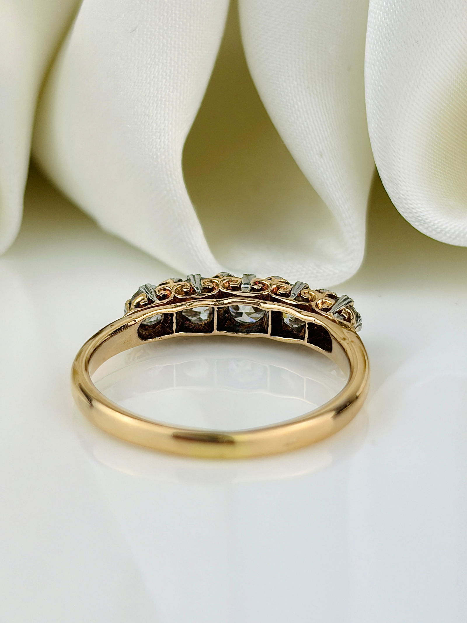 Antique 1ct Diamond 5 Stone Ring in 18ct Yellow Gold - 3