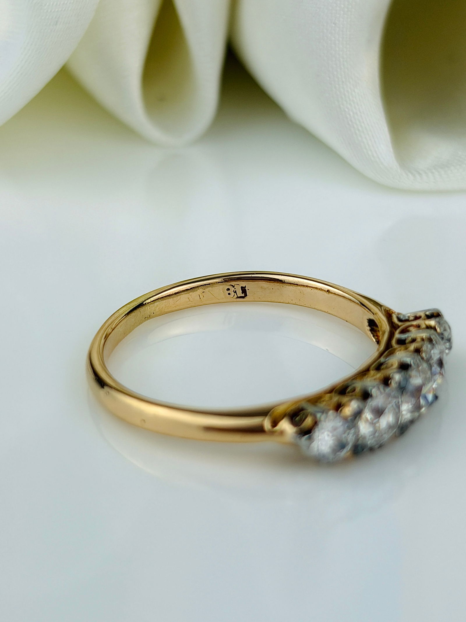 Antique 1ct Diamond 5 Stone Ring in 18ct Yellow Gold - 4