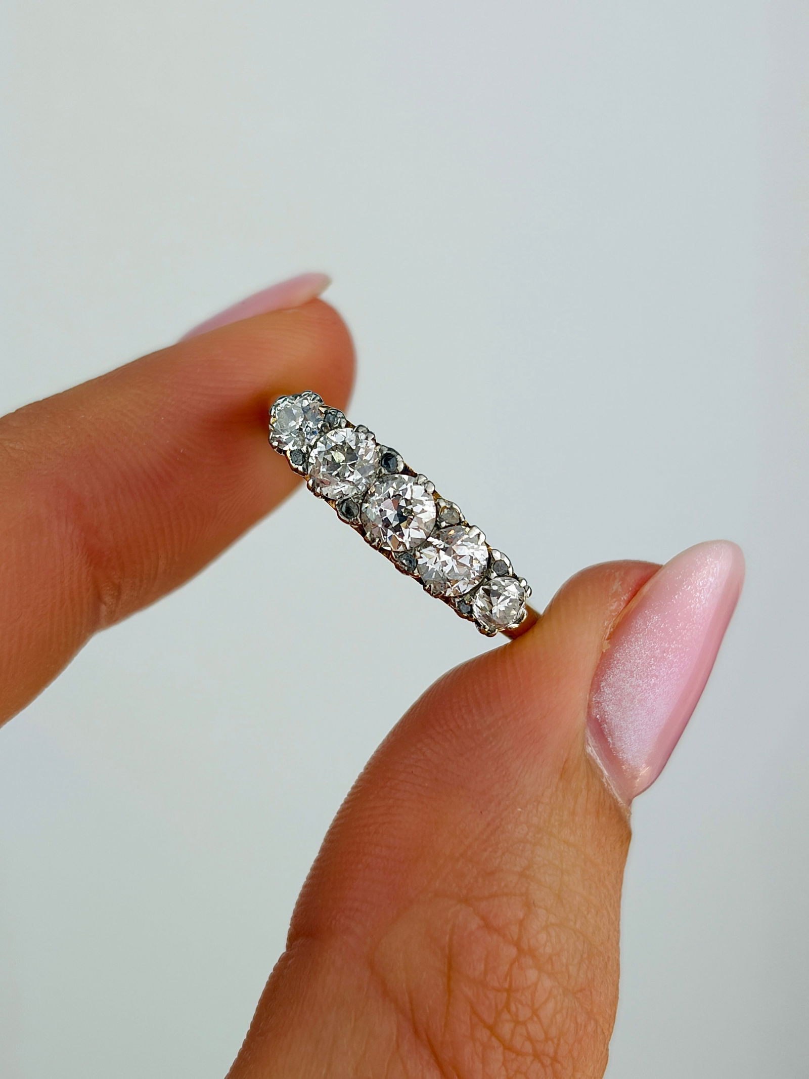 Antique 1ct Diamond 5 Stone Ring in 18ct Yellow Gold - 5
