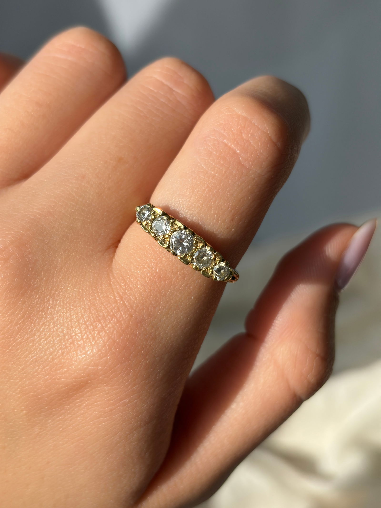 Chunky Antique 18ct Yellow Gold Diamond 5 Stone Ring with Diamond Points - 10
