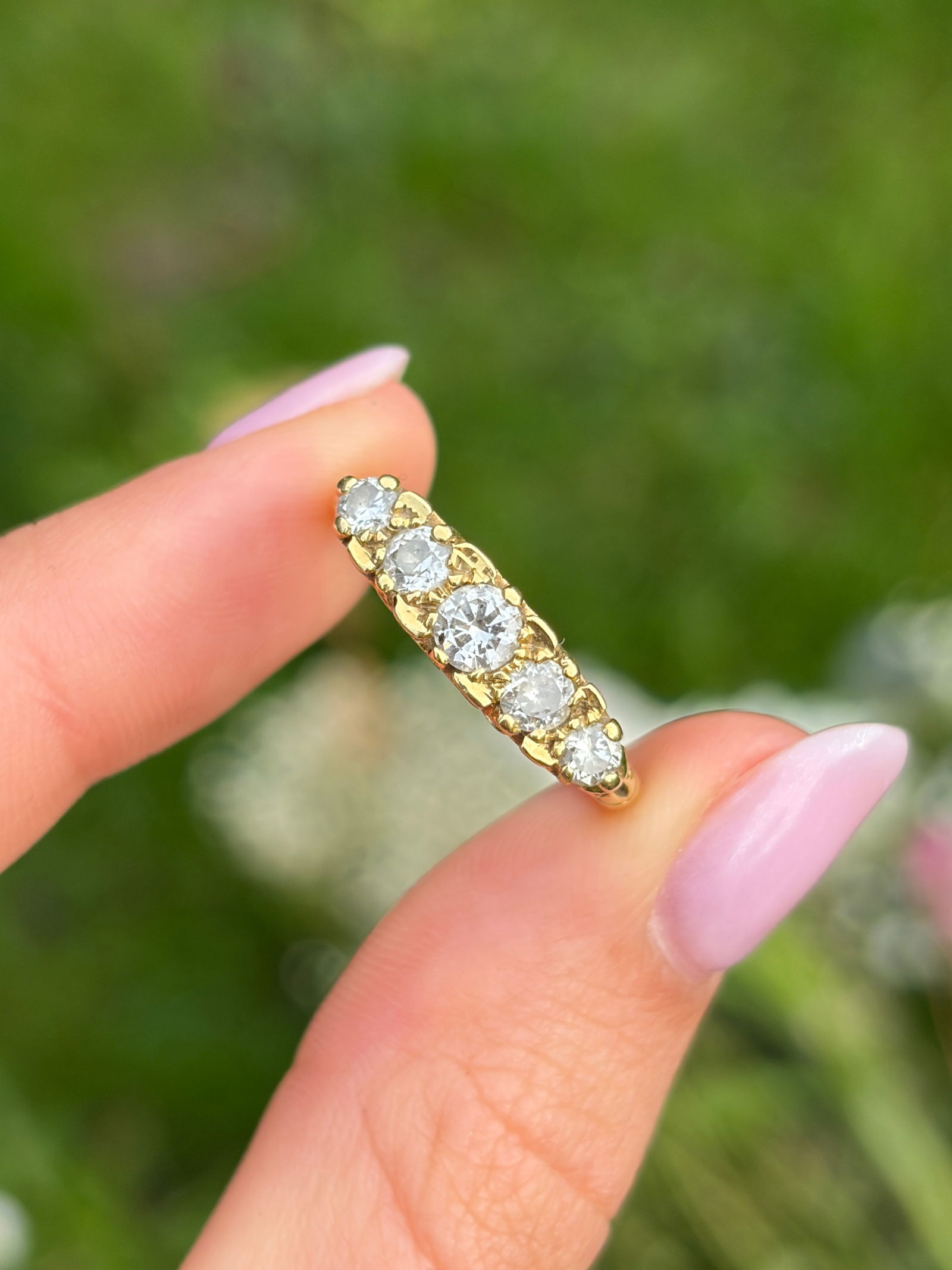 Chunky Antique 18ct Yellow Gold Diamond 5 Stone Ring with Diamond Points - 2