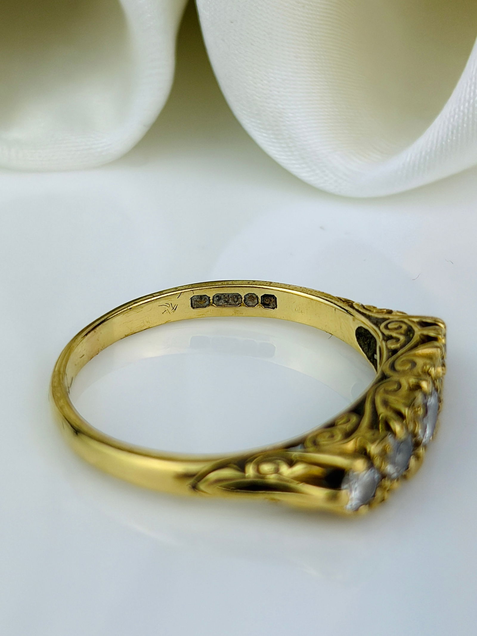 Chunky Antique 18ct Yellow Gold Diamond 5 Stone Ring with Diamond Points - 5