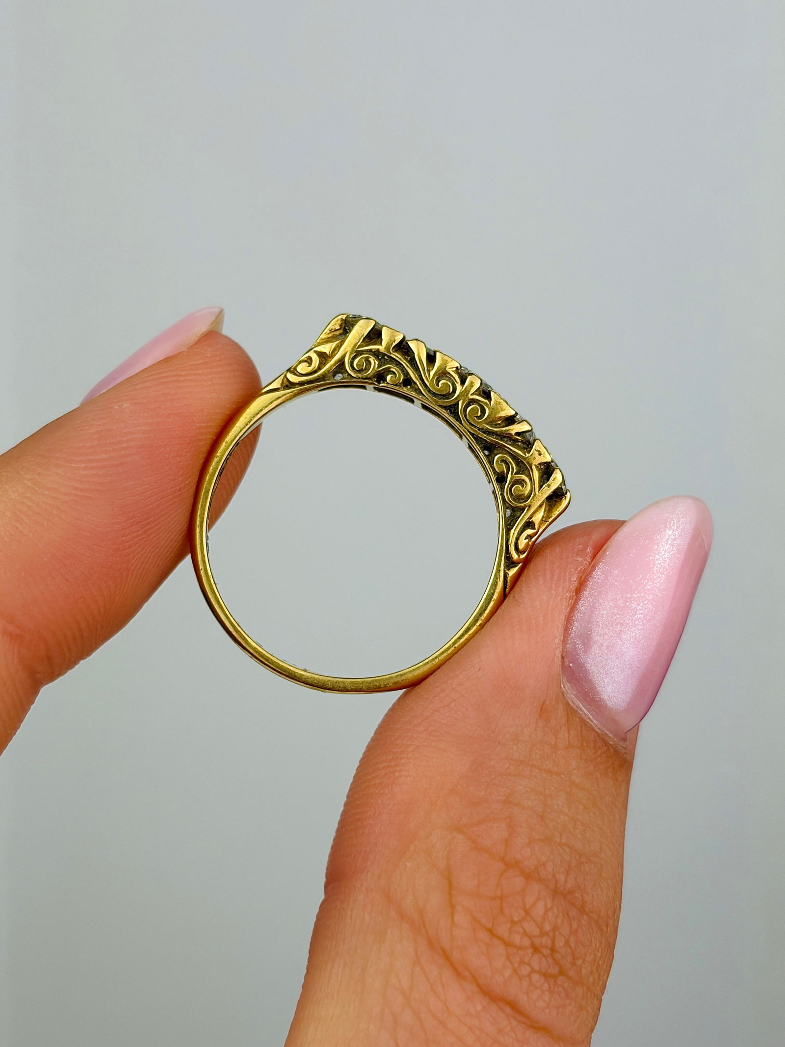 Chunky Antique 18ct Yellow Gold Diamond 5 Stone Ring with Diamond Points - 7