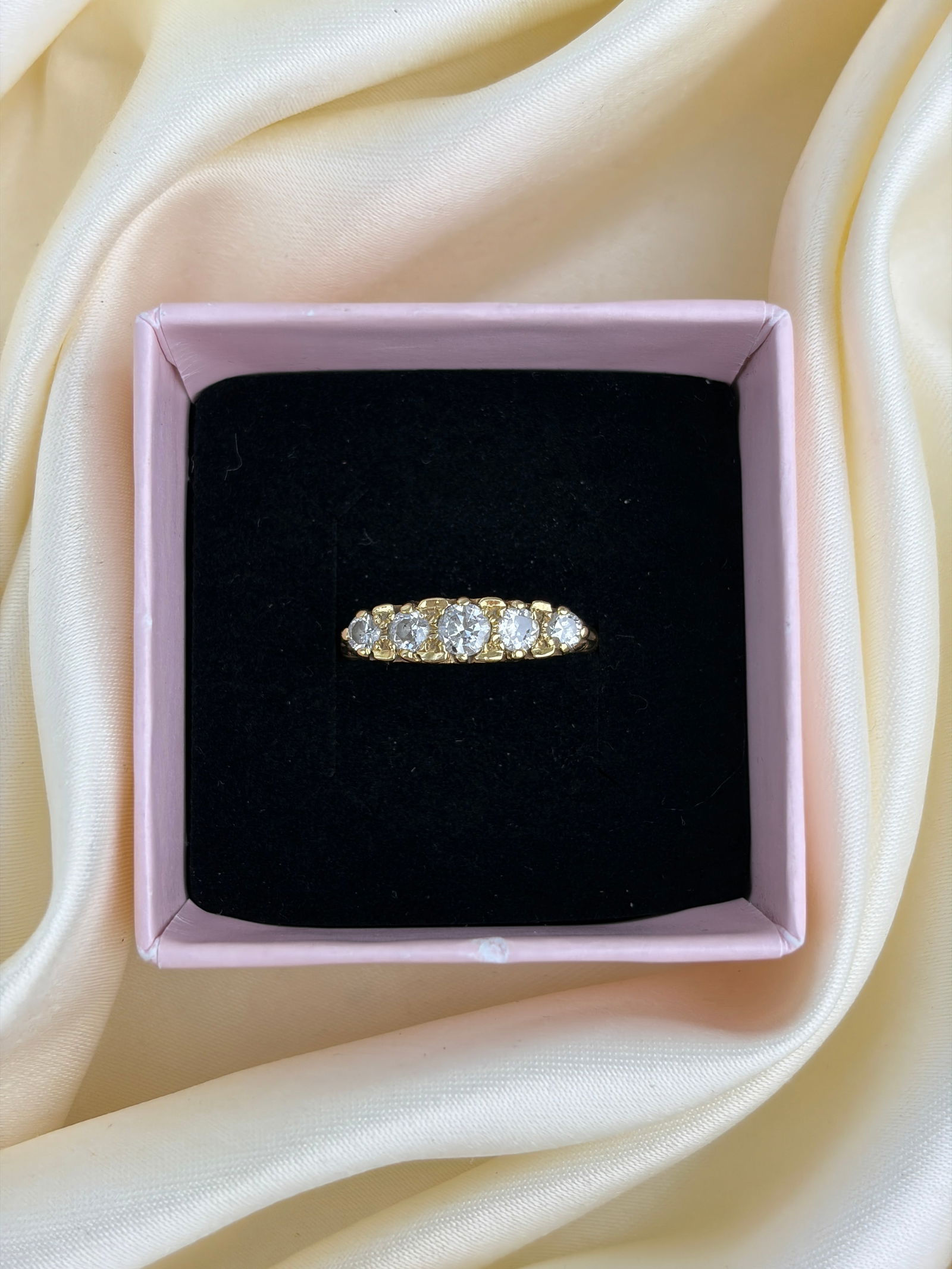 Chunky Antique 18ct Yellow Gold Diamond 5 Stone Ring with Diamond Points - 8