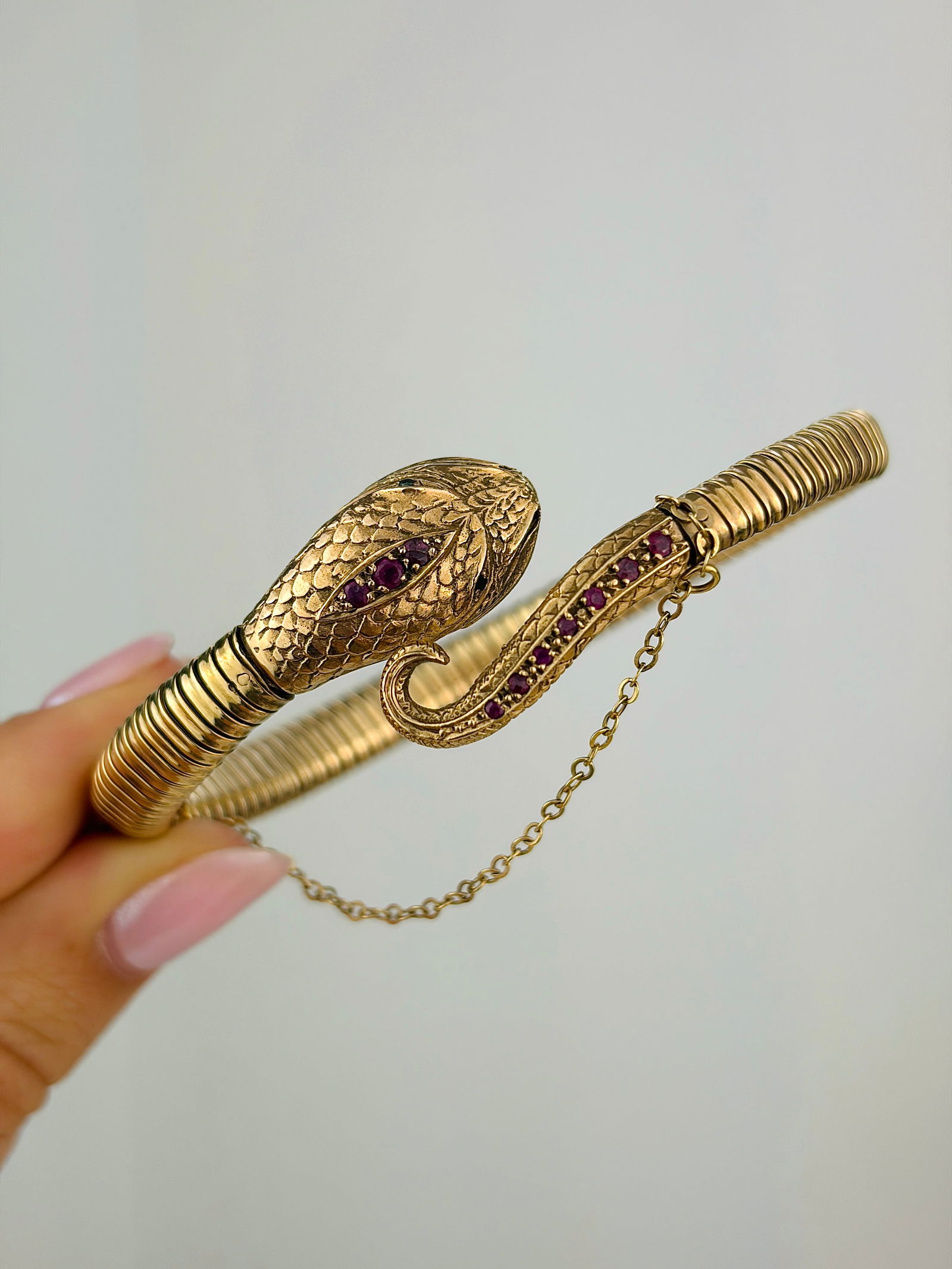Vintage 9ct Gold Ruby encrusted Snake Bangle / Bracelet with emerald eyes (1 of 11)