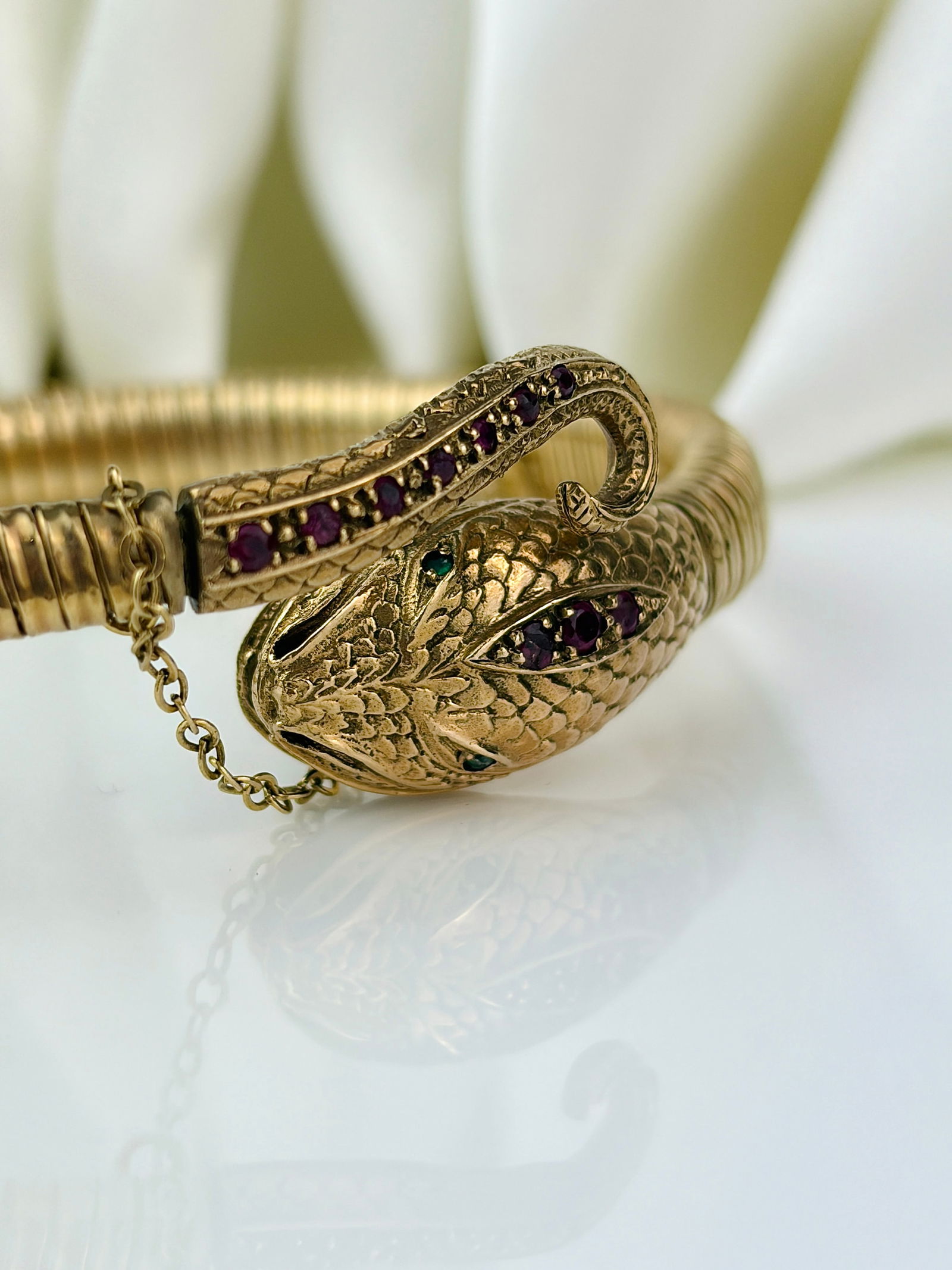 Vintage 9ct Gold Ruby encrusted Snake Bangle / Bracelet with emerald eyes - 5