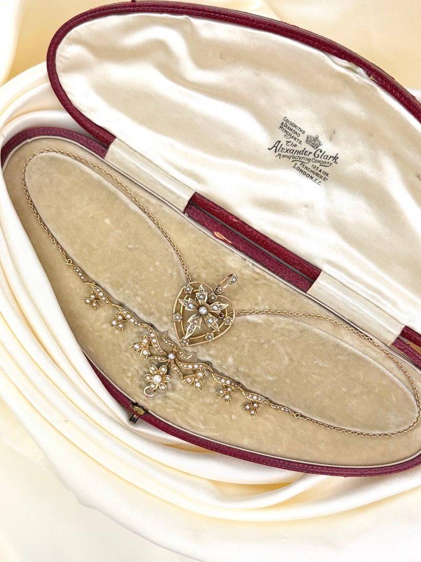 Antique 15ct Yellow Gold Pearl Necklace and Heart Pendant in fitted box - 12