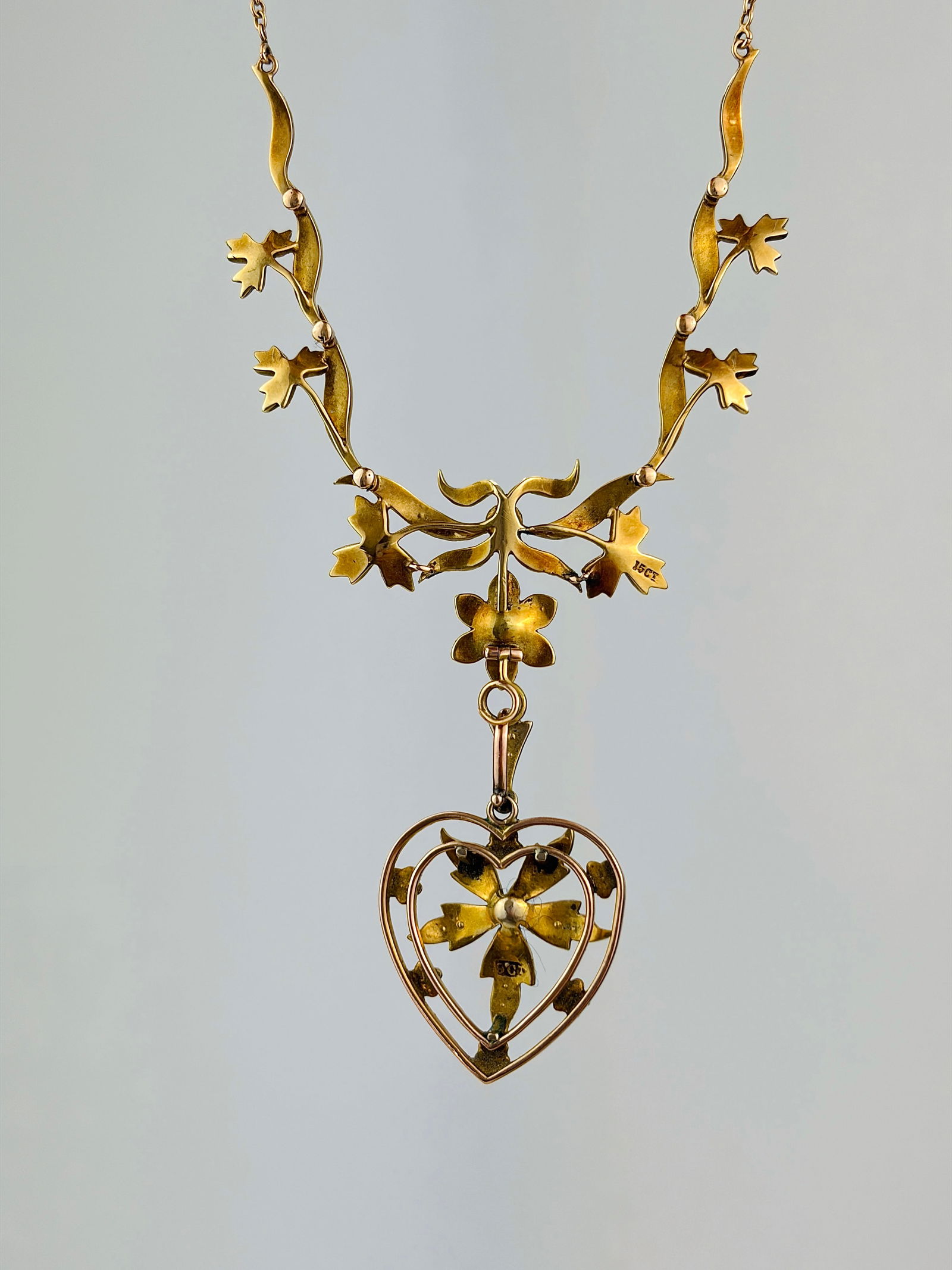 Antique 15ct Yellow Gold Pearl Necklace and Heart Pendant in fitted box - 4