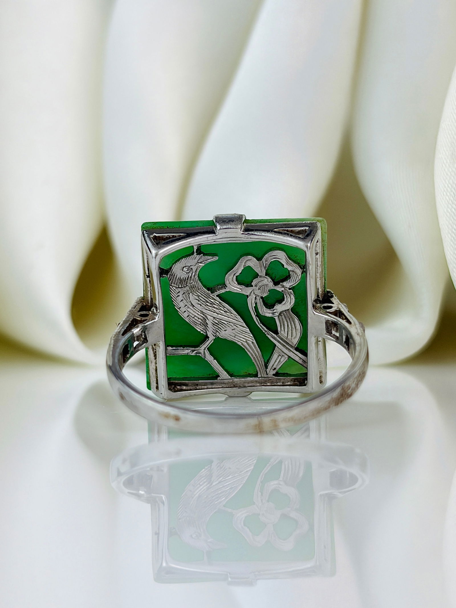 c.1920 Jade, Rose Cut Diamond and 18 Carat White Gold Ring - 3