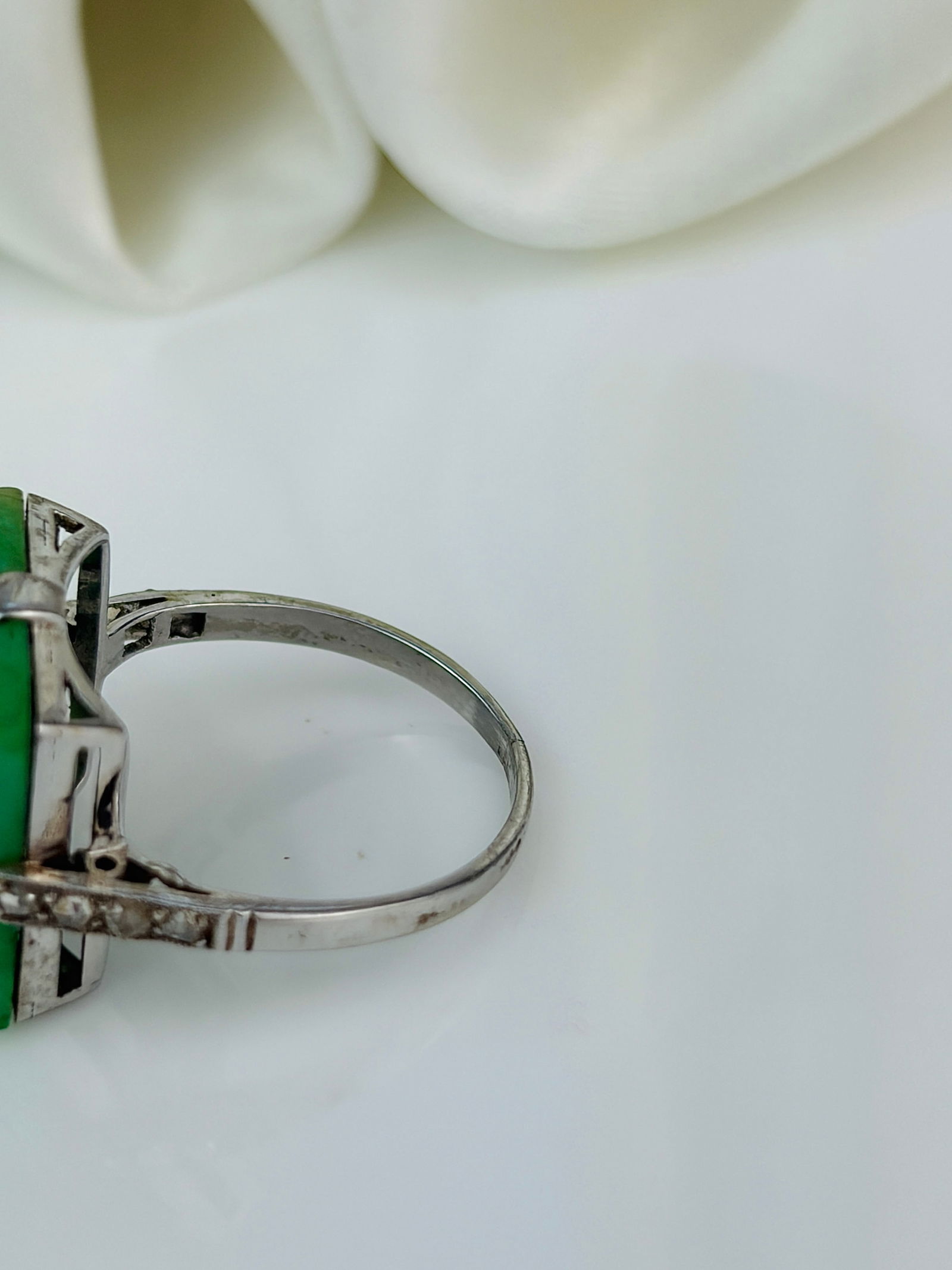 c.1920 Jade, Rose Cut Diamond and 18 Carat White Gold Ring - 4